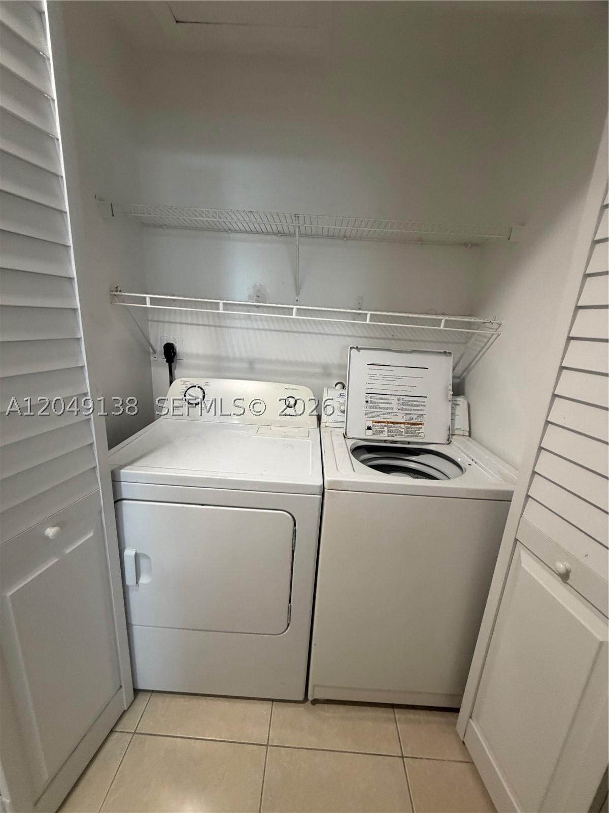 A12049138 Property Photo 12