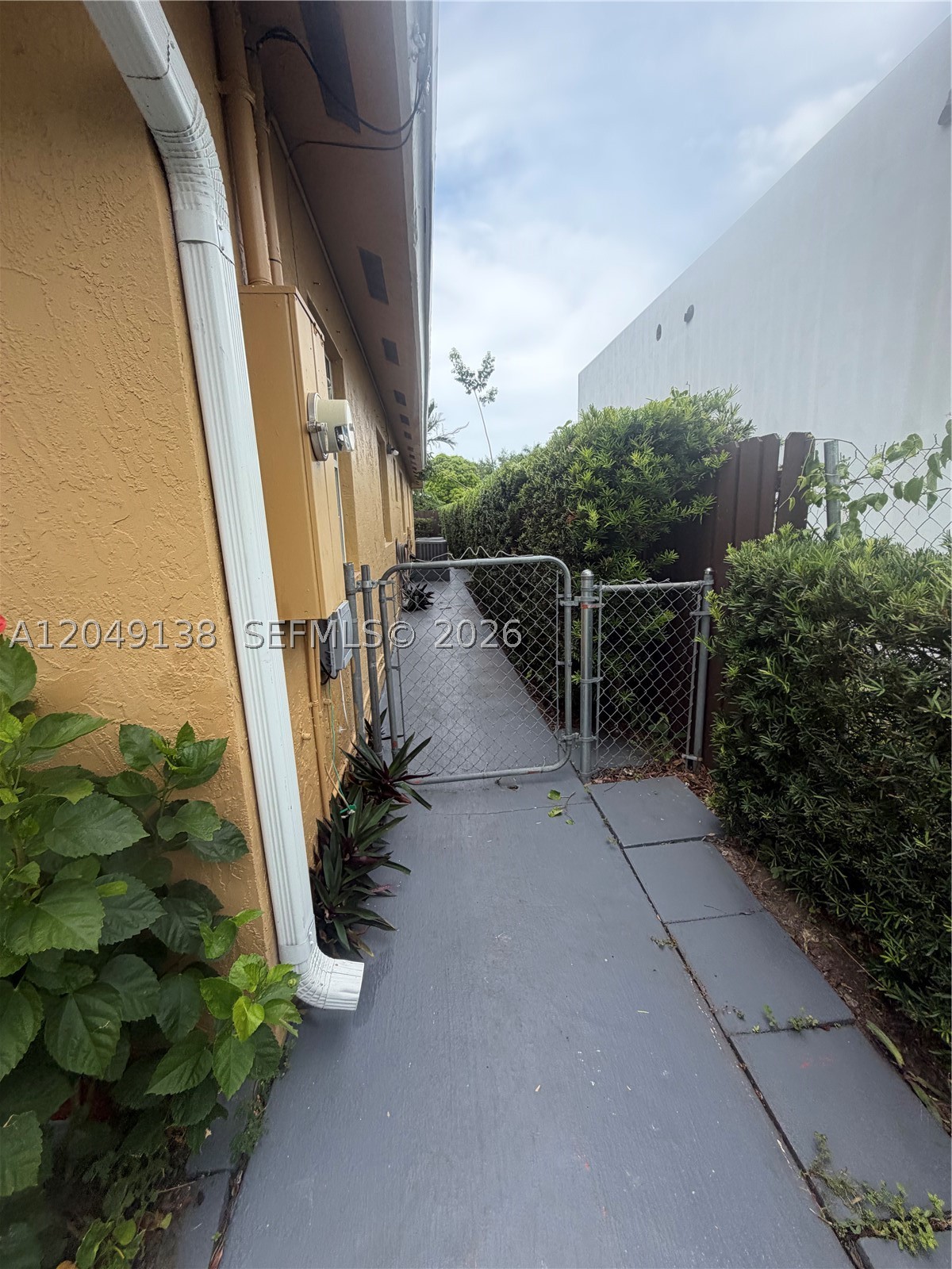 A12049138 Property Photo 16