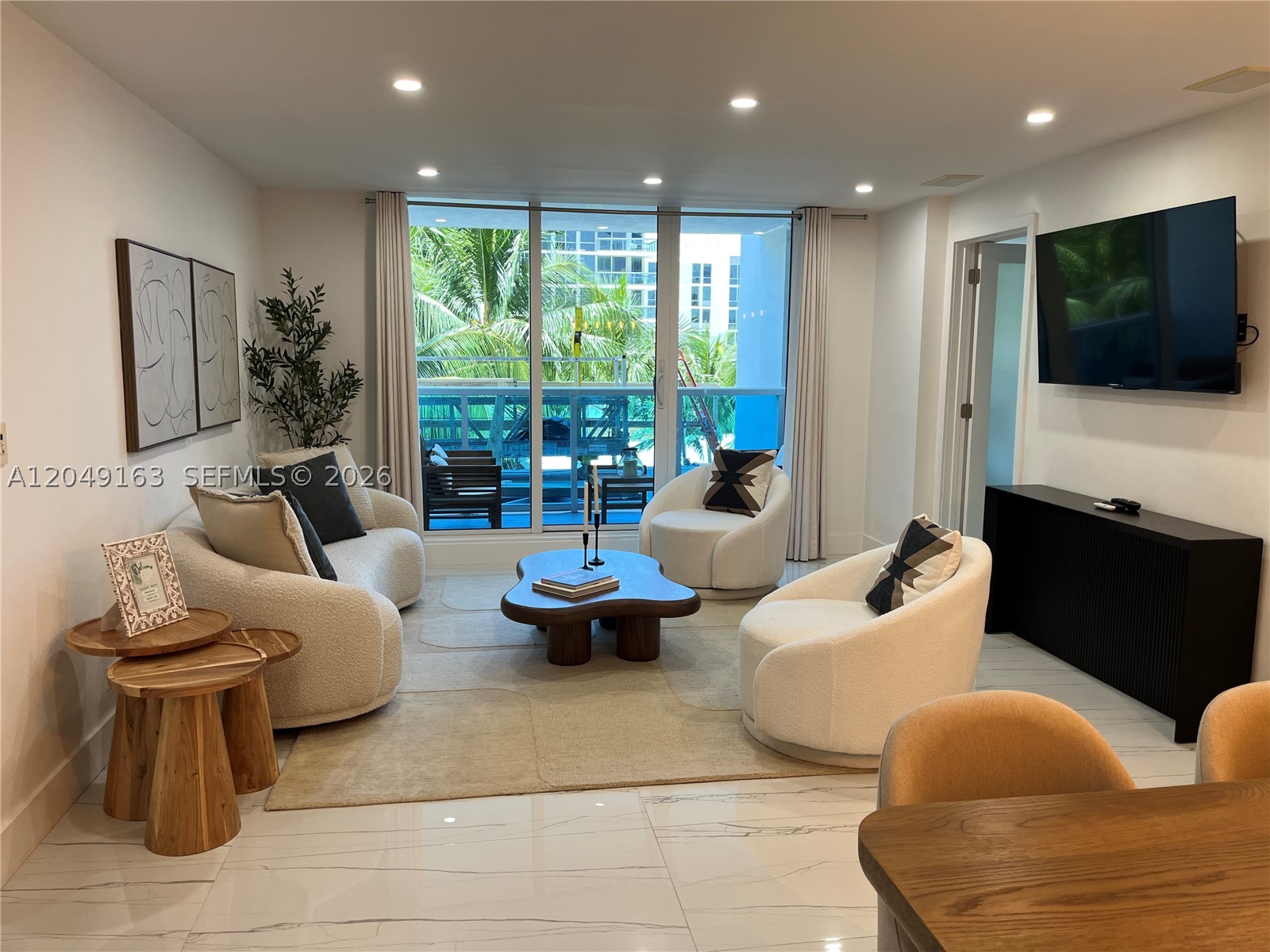 2301 Collins Ave 326 Property Photo 1