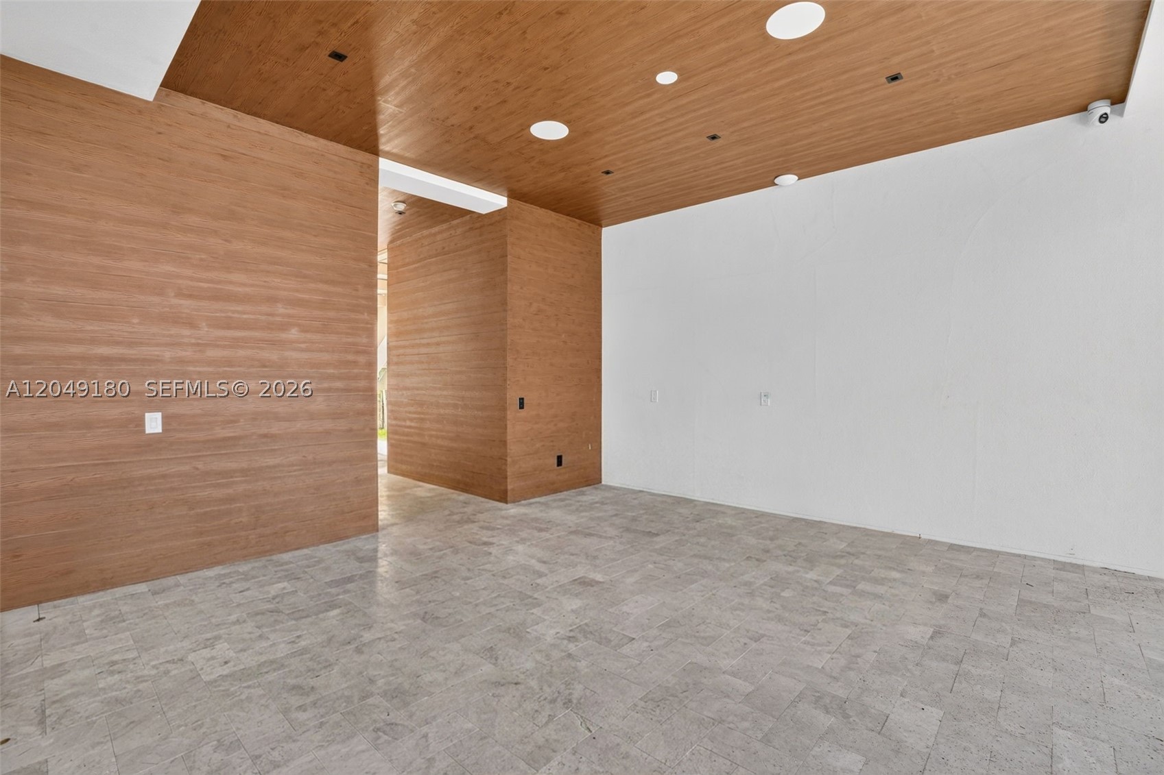 A12049180 Property Photo 8