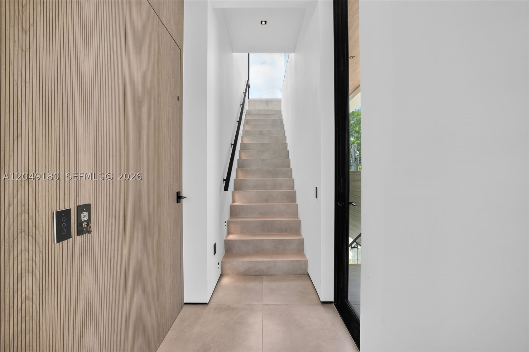 A12049180 Property Photo 29