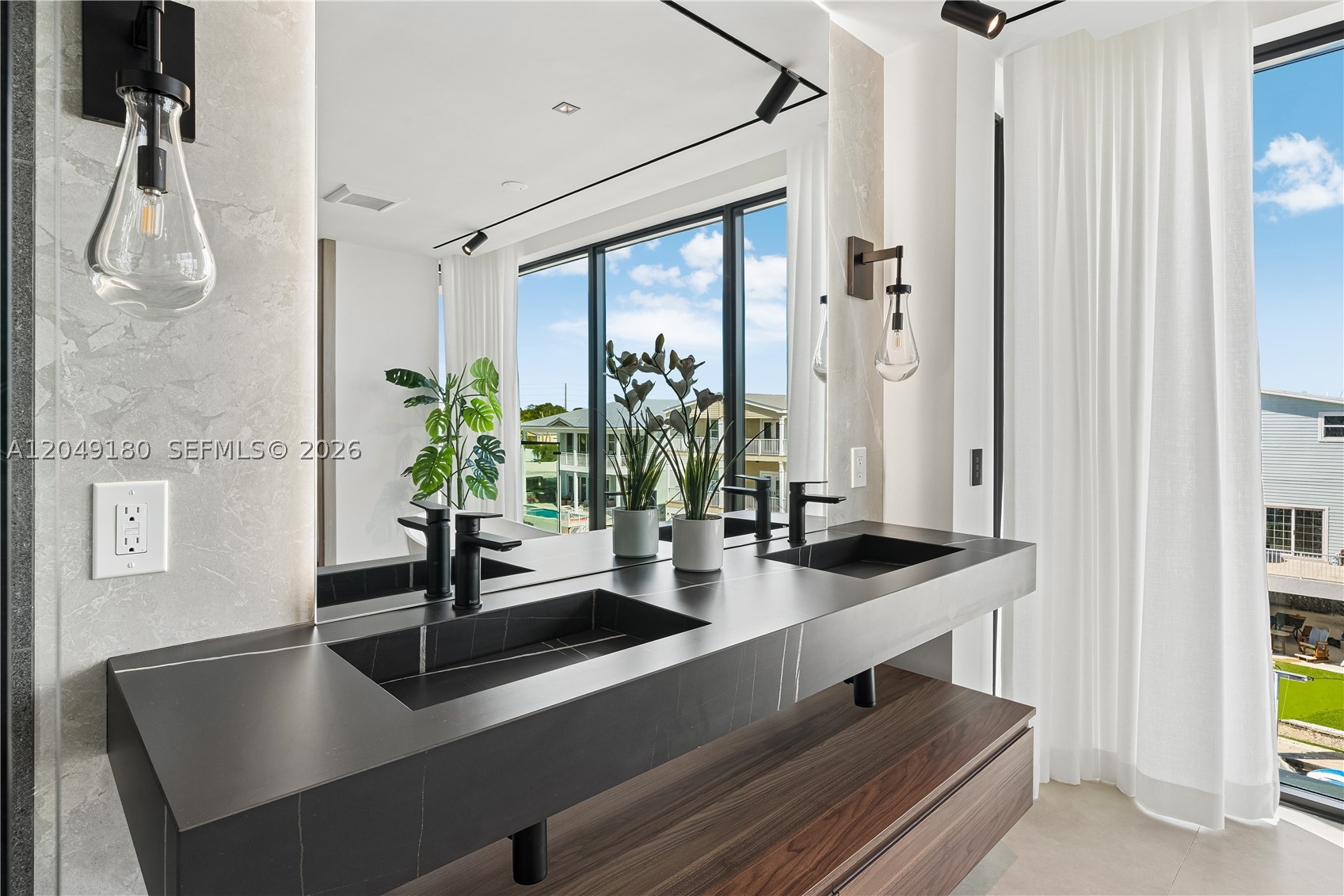 A12049180 Property Photo 29