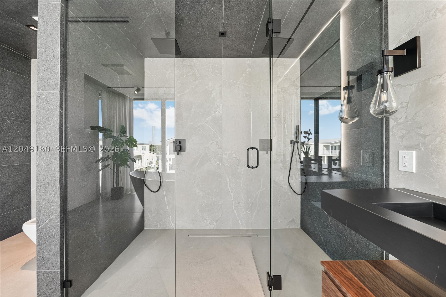 A12049180 Property Photo 32