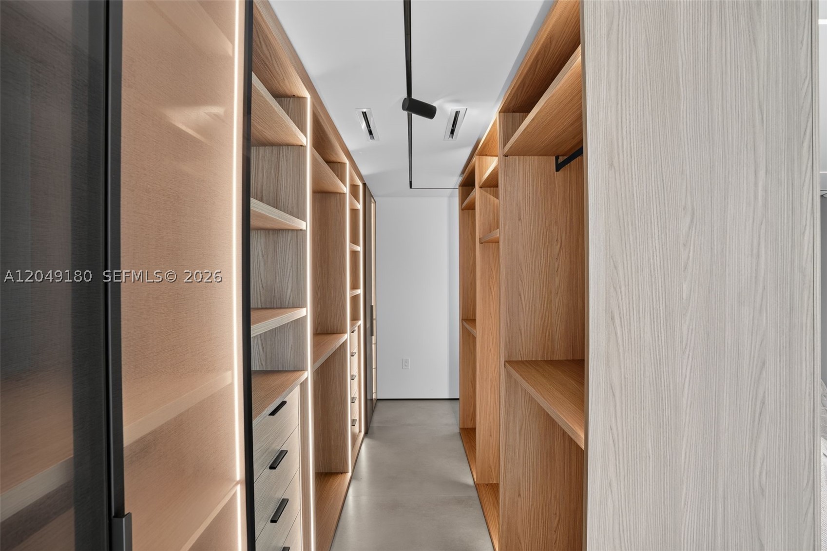 A12049180 Property Photo 33