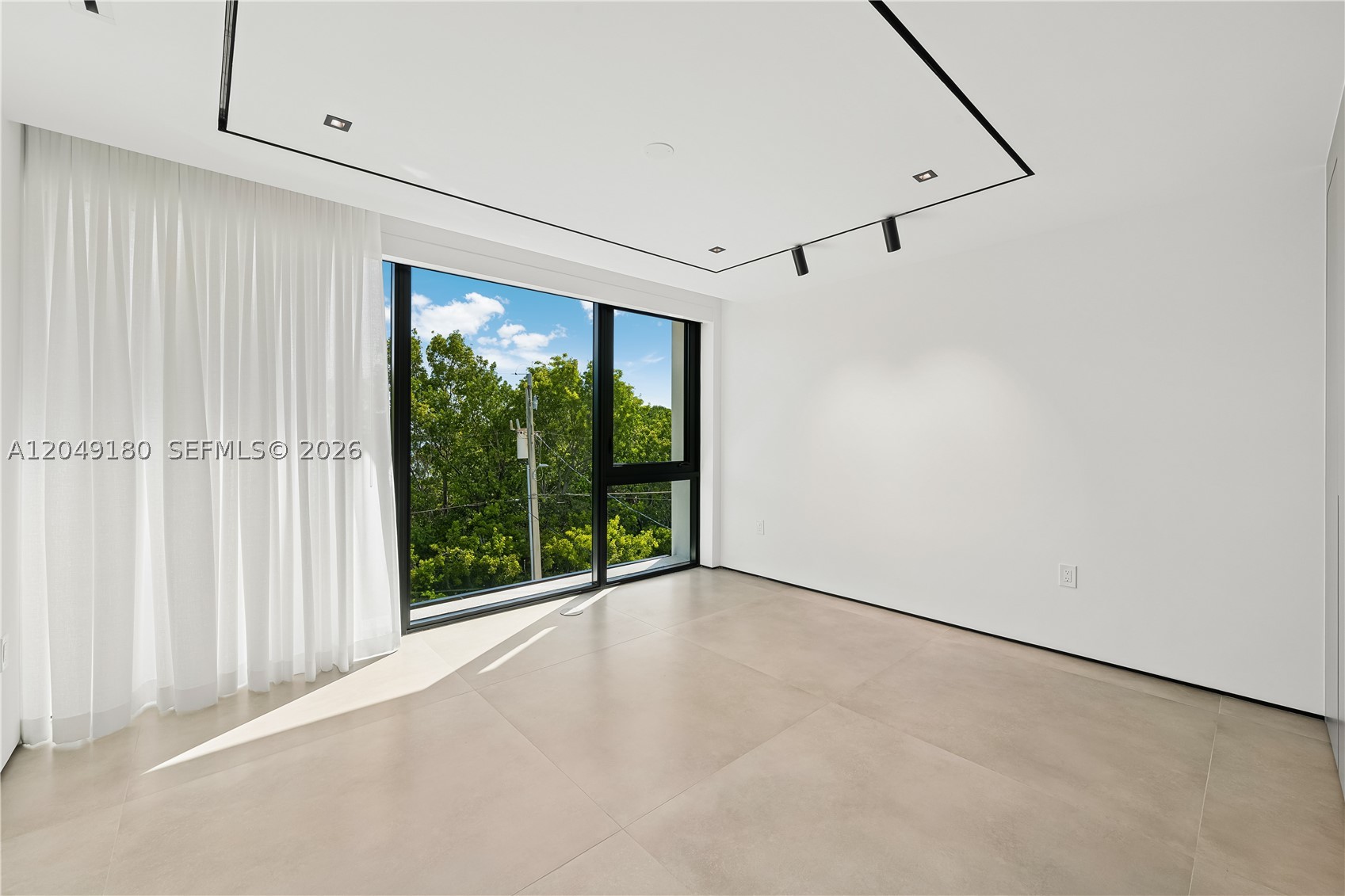 A12049180 Property Photo 44