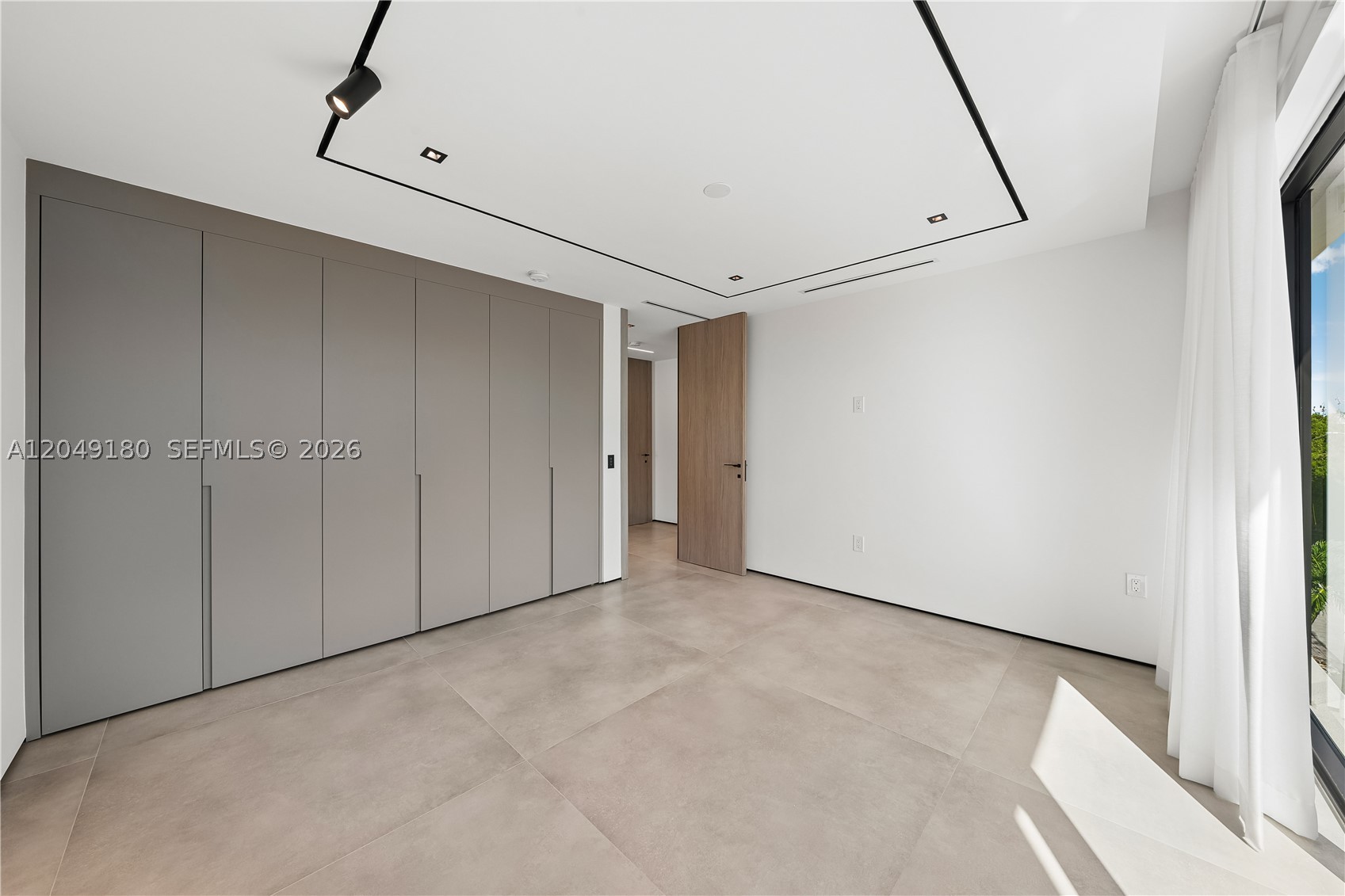 A12049180 Property Photo 46