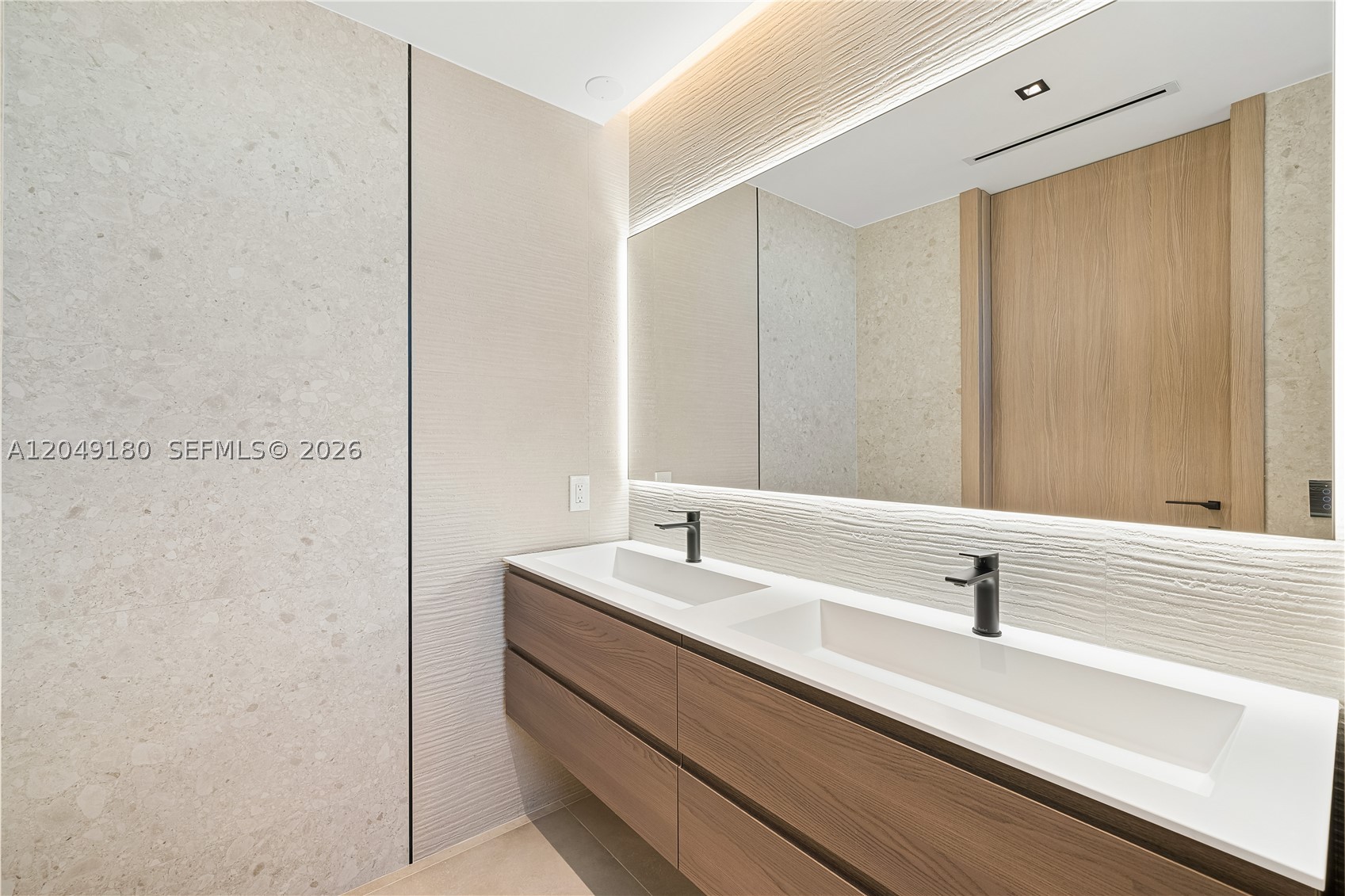 A12049180 Property Photo 60