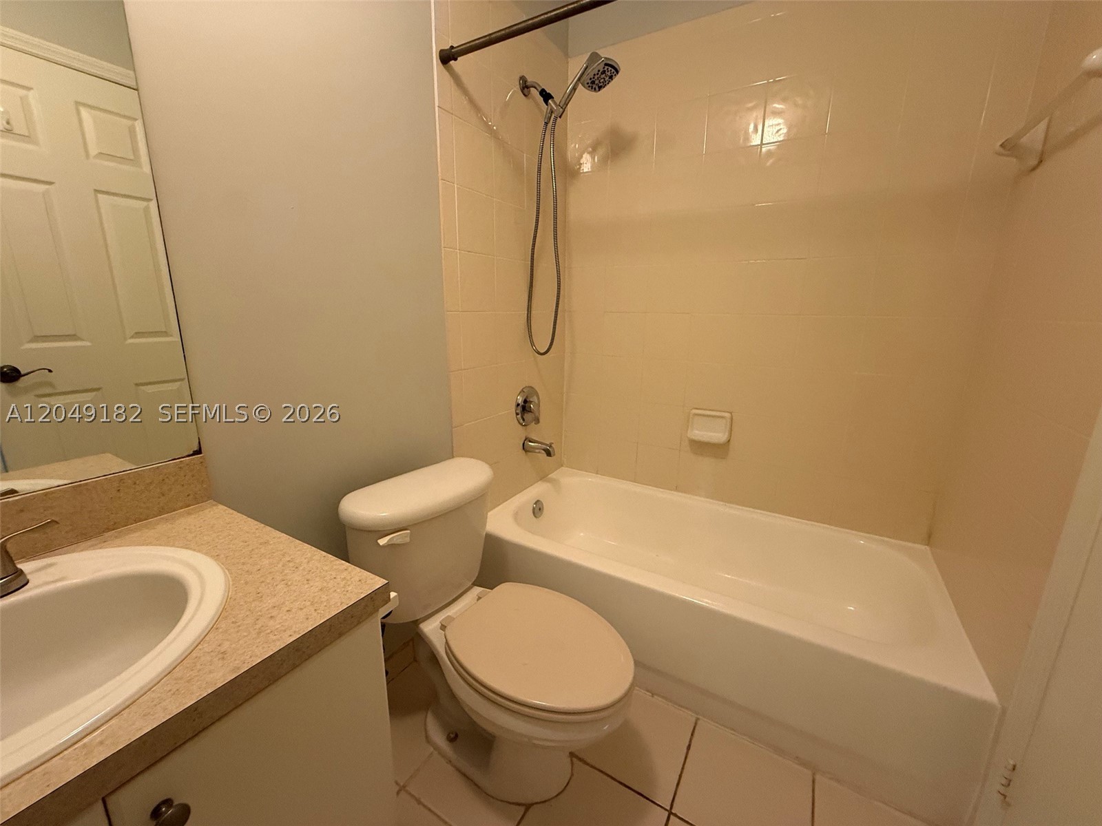 2304 Se 24 Ave 2304 Property Photo 7
