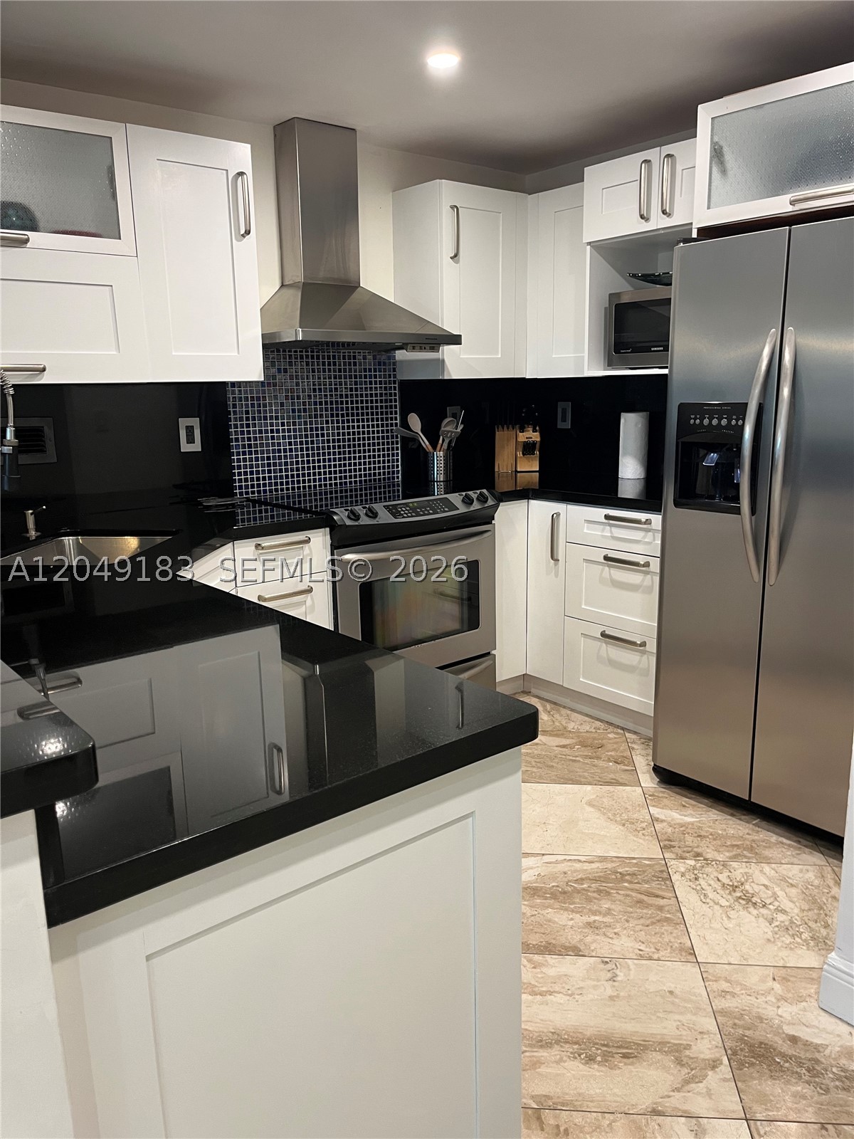 2301 Collins Ave 731 Property Photo 10