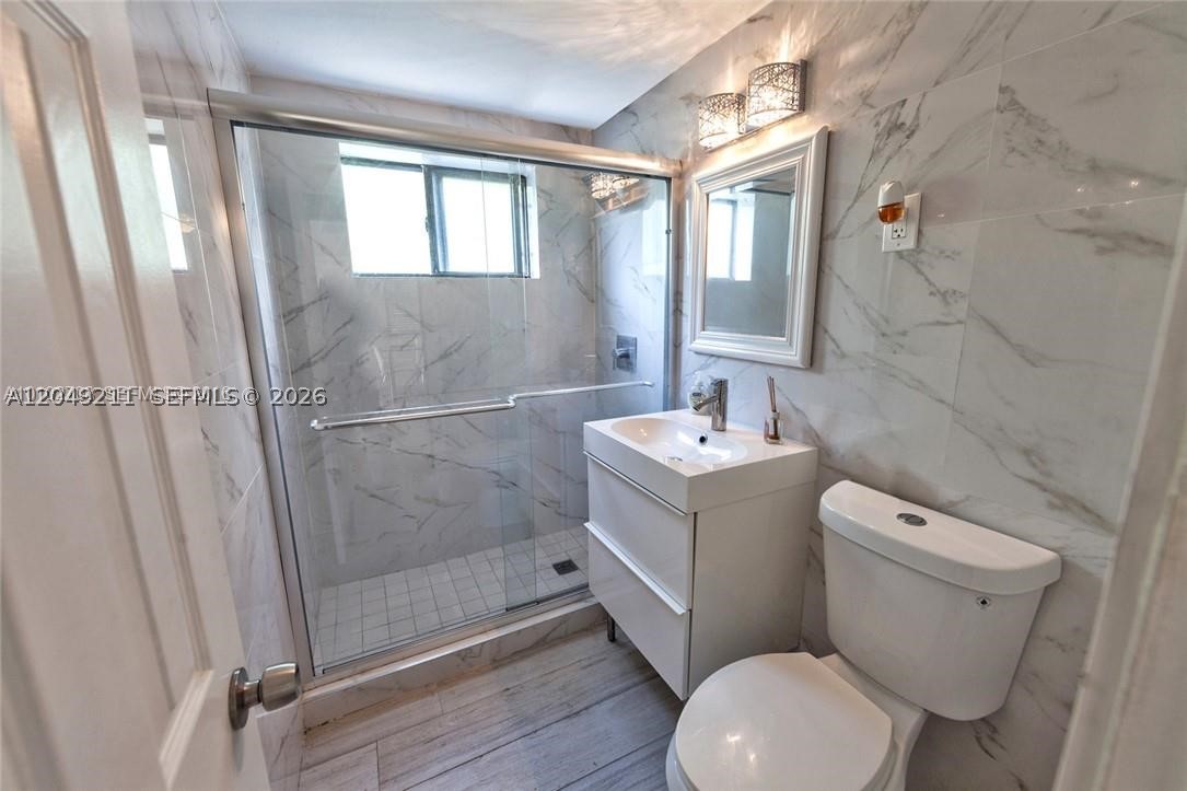 7845 Ne Bayshore Ct 8 Property Photo 17