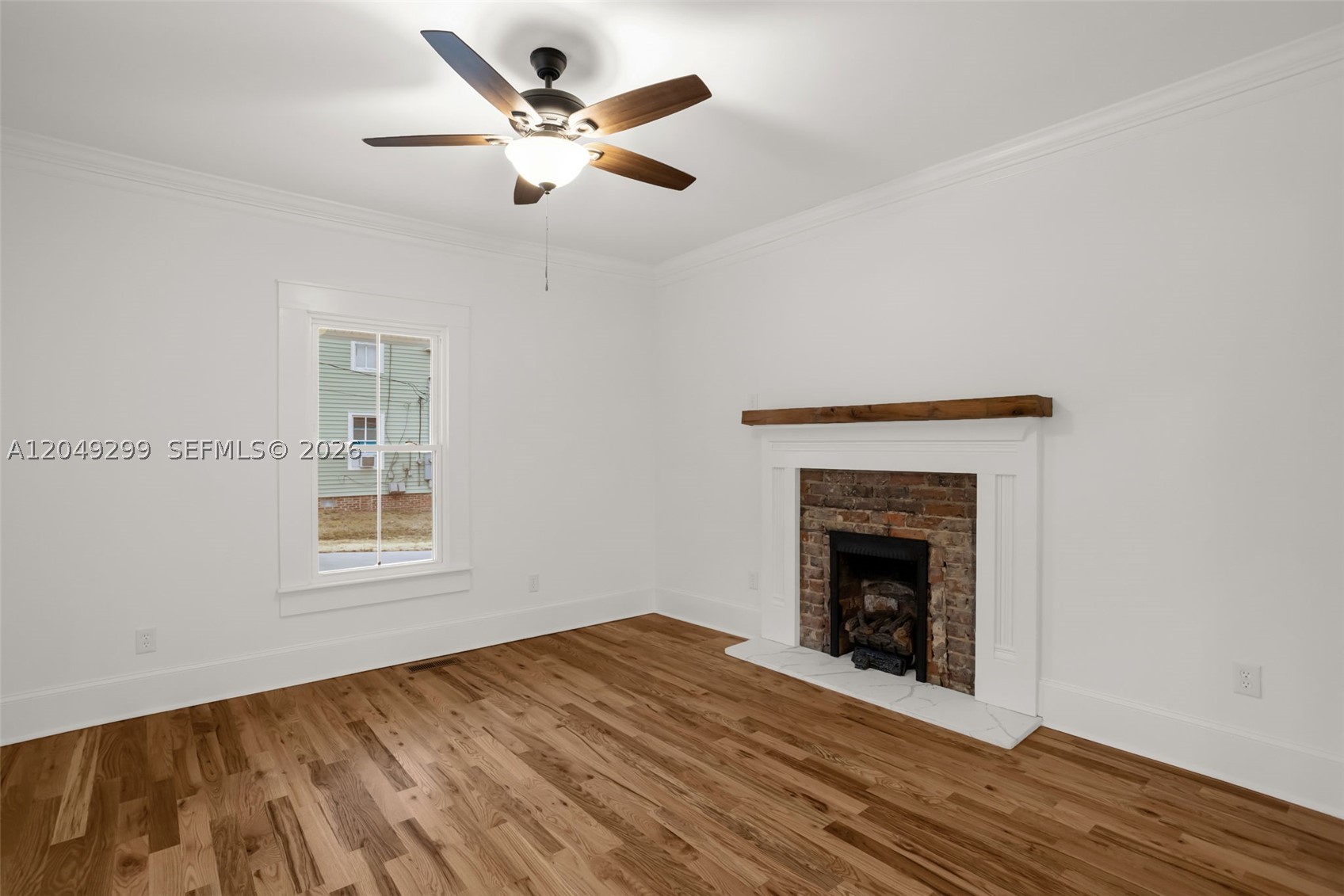 135 Dixon Street Property Photo 6