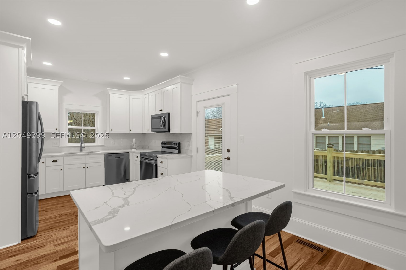 135 Dixon Street Property Photo 16