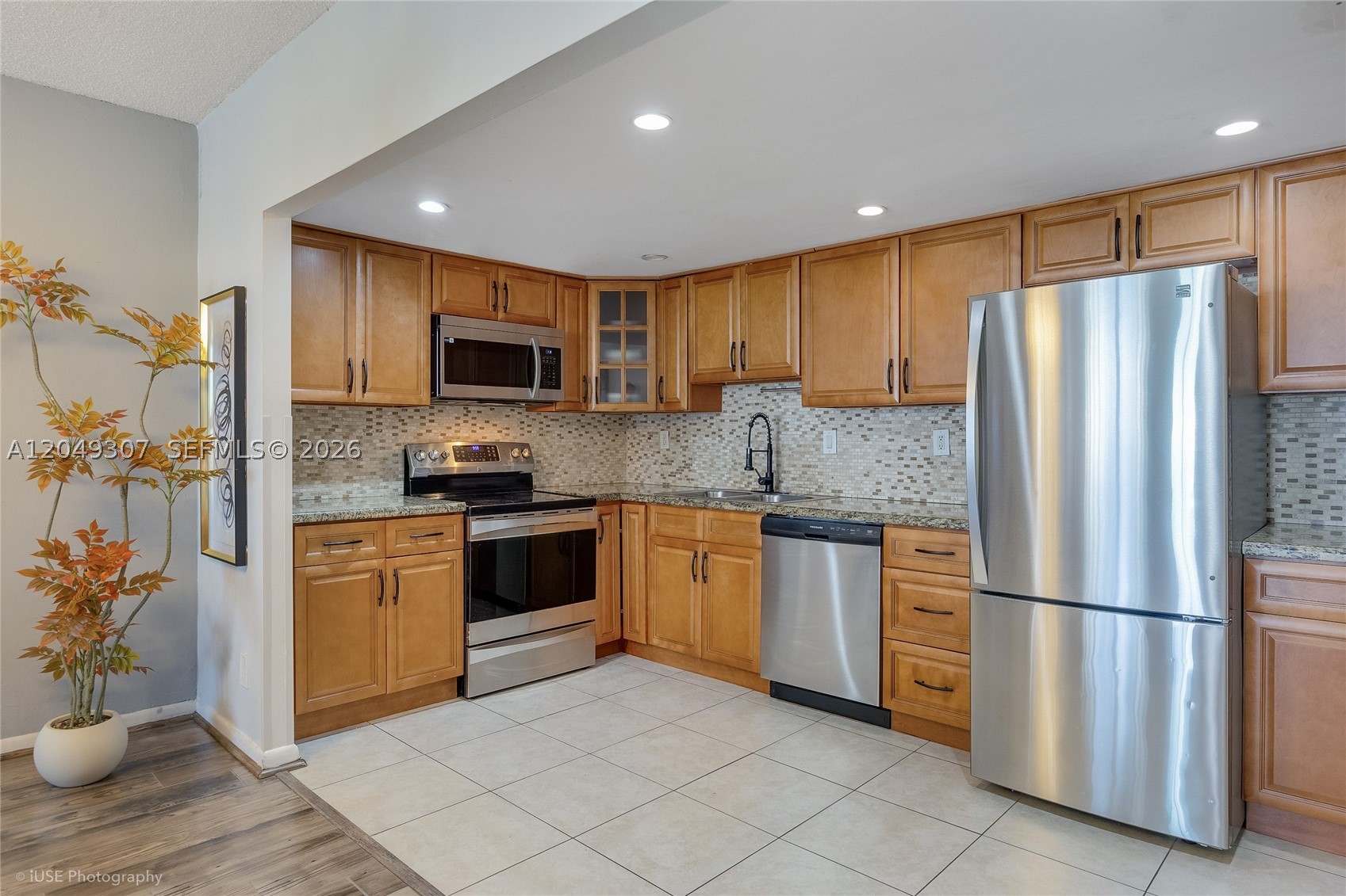 A12049307 Property Photo 7