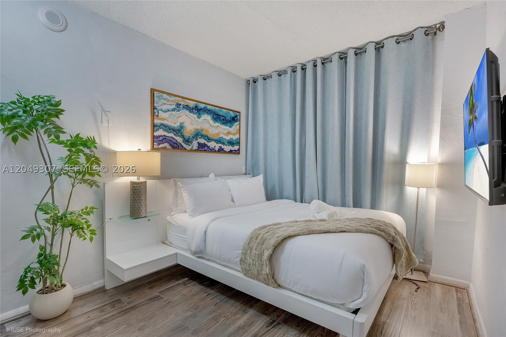 A12049307 Property Photo 14