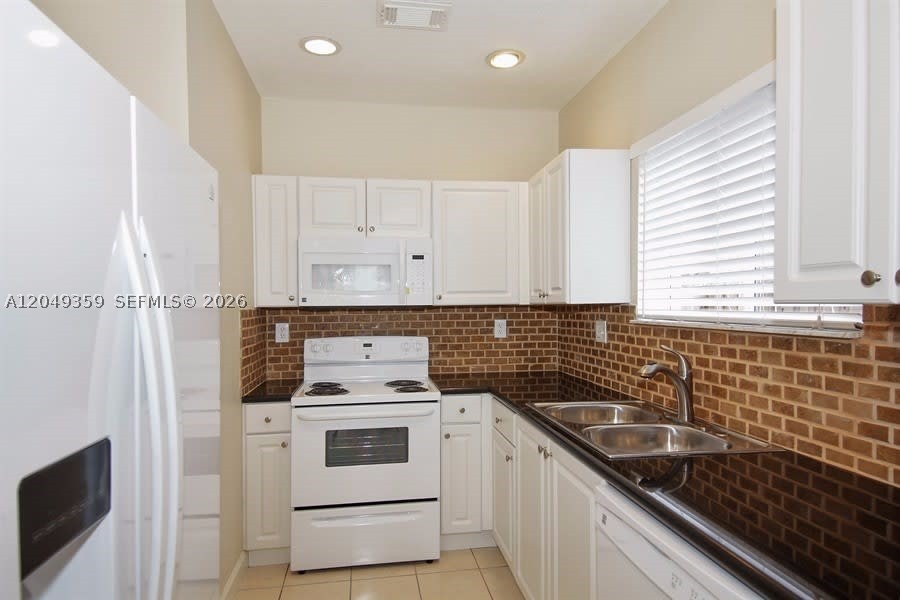 A12049359 Property Photo 2