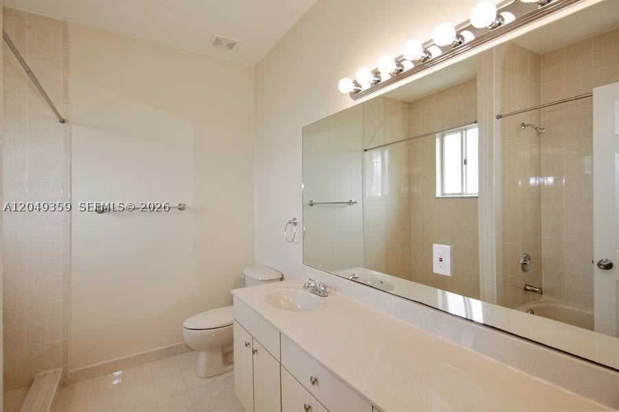 A12049359 Property Photo 5