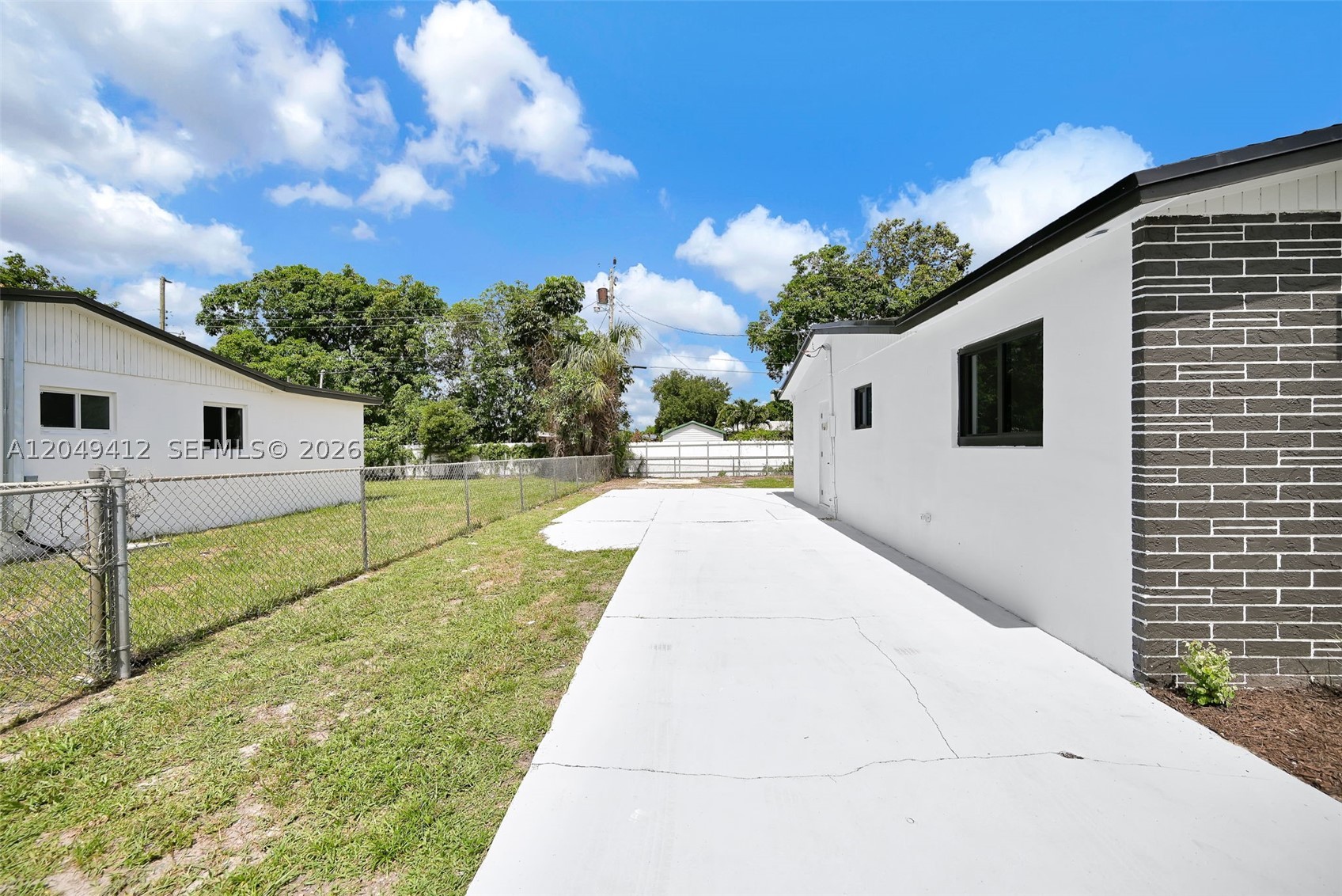 17221 Nw 24th Pl Property Photo 34