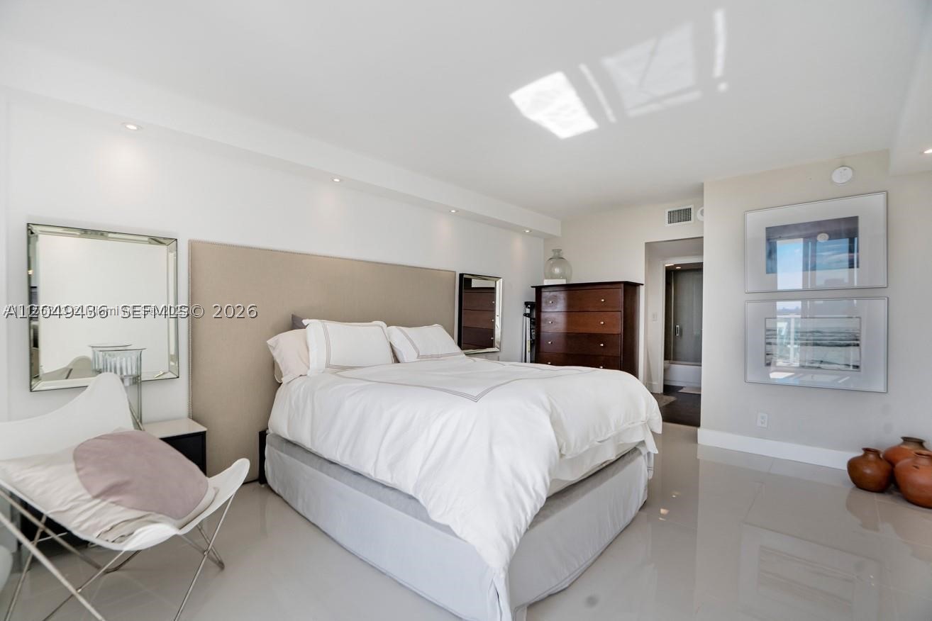 100 Bayview Dr 1622 Property Photo 13