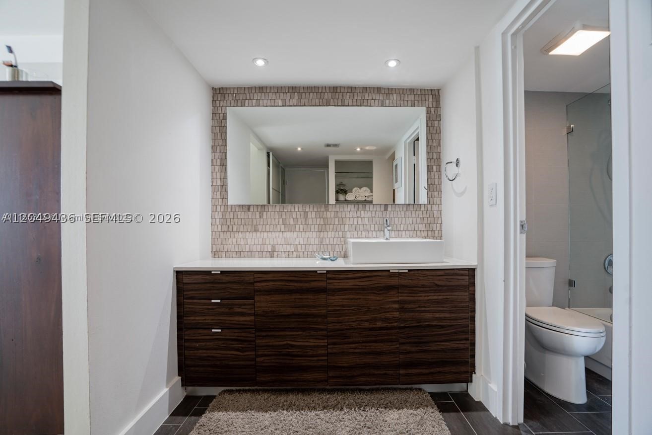 100 Bayview Dr 1622 Property Photo 14