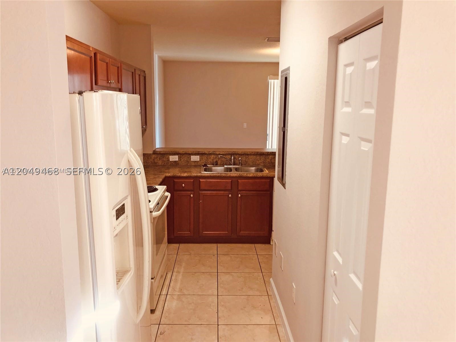 2884 Se 2nd Dr 2 Property Photo 4