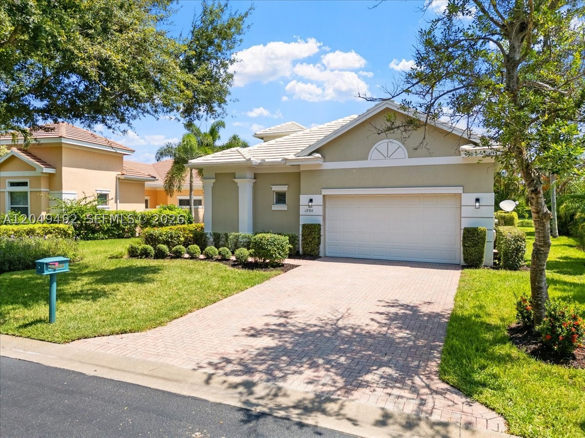 1254 River Reach Dr Property Photo 3