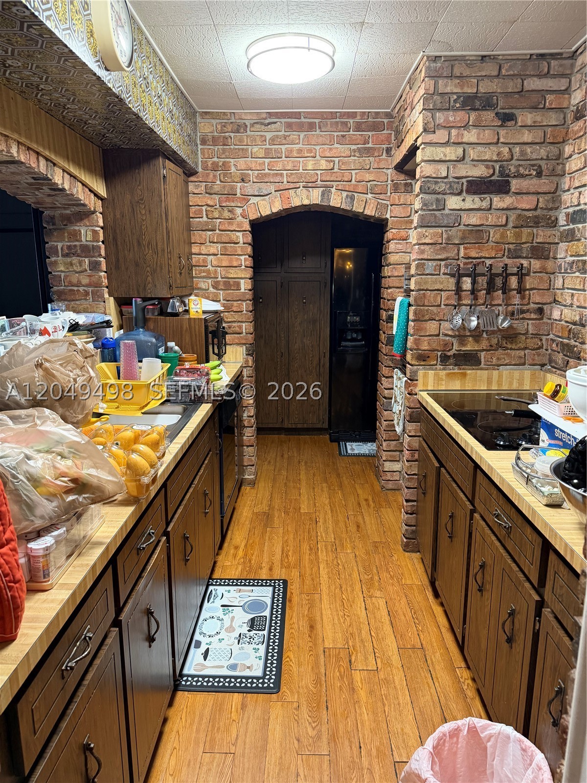 291 W 59th St Property Photo 6