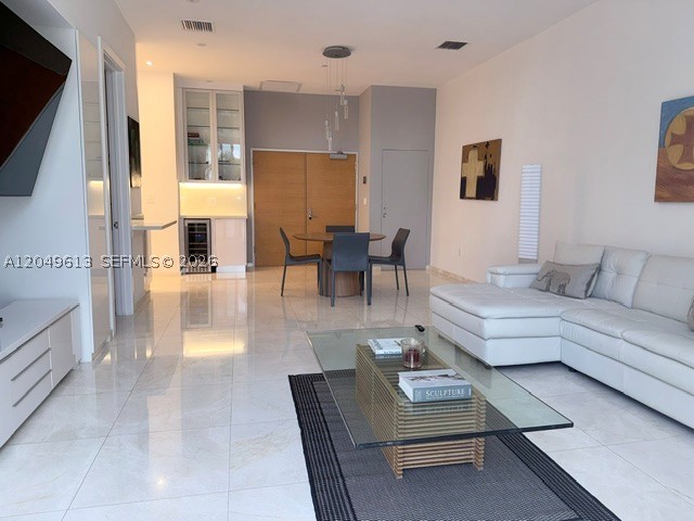 881 Ocean Dr L2 Property Photo 1