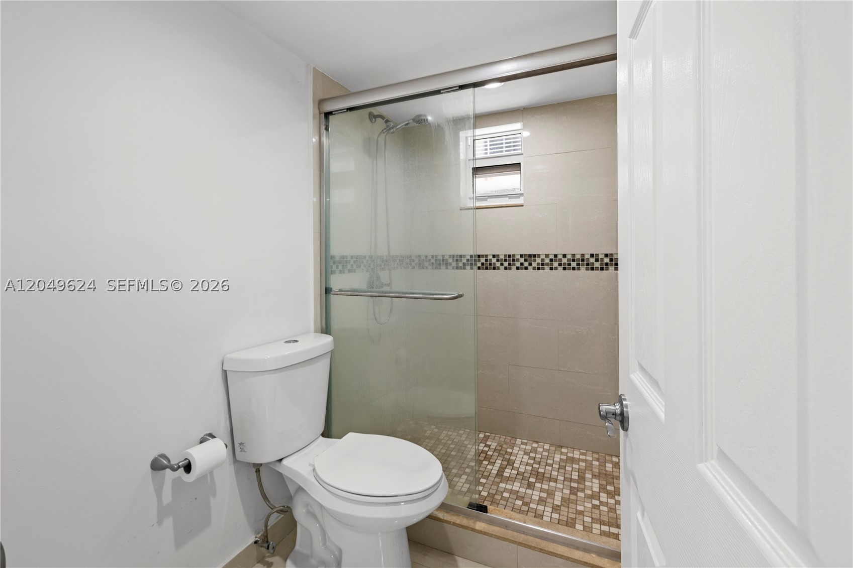 2457 Collins Ave 307 Property Photo 11