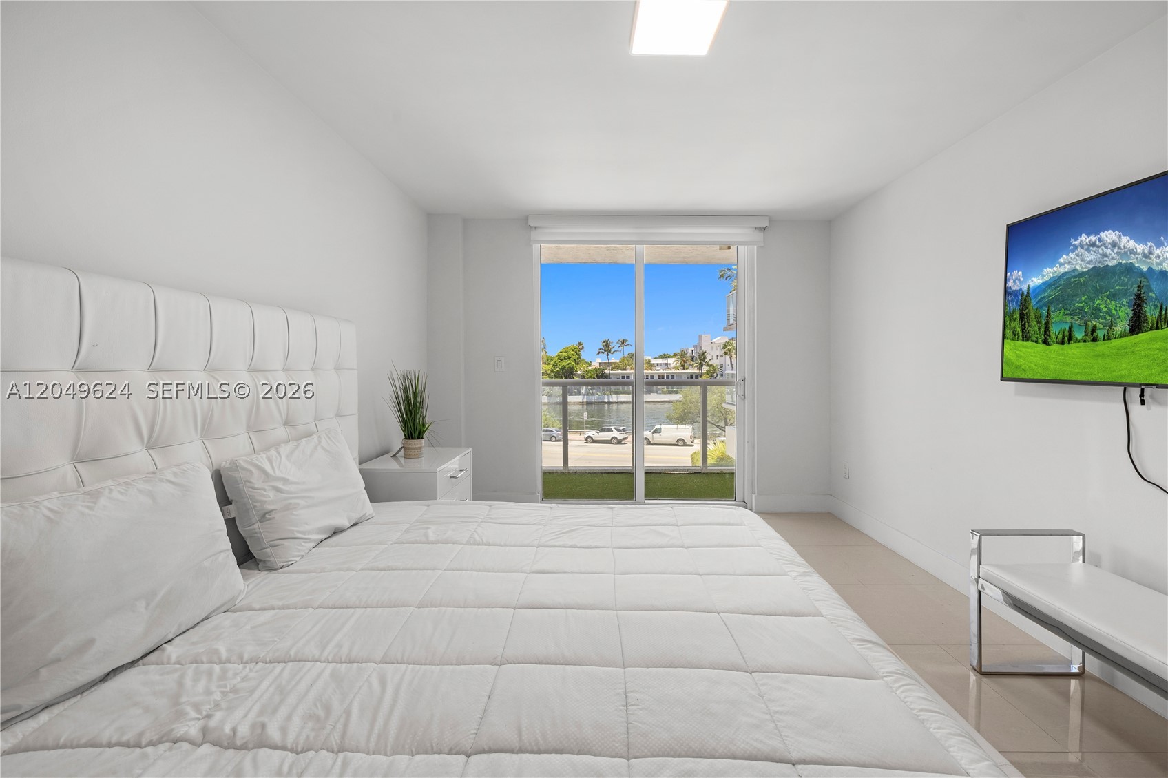 2457 Collins Ave 307 Property Photo 14
