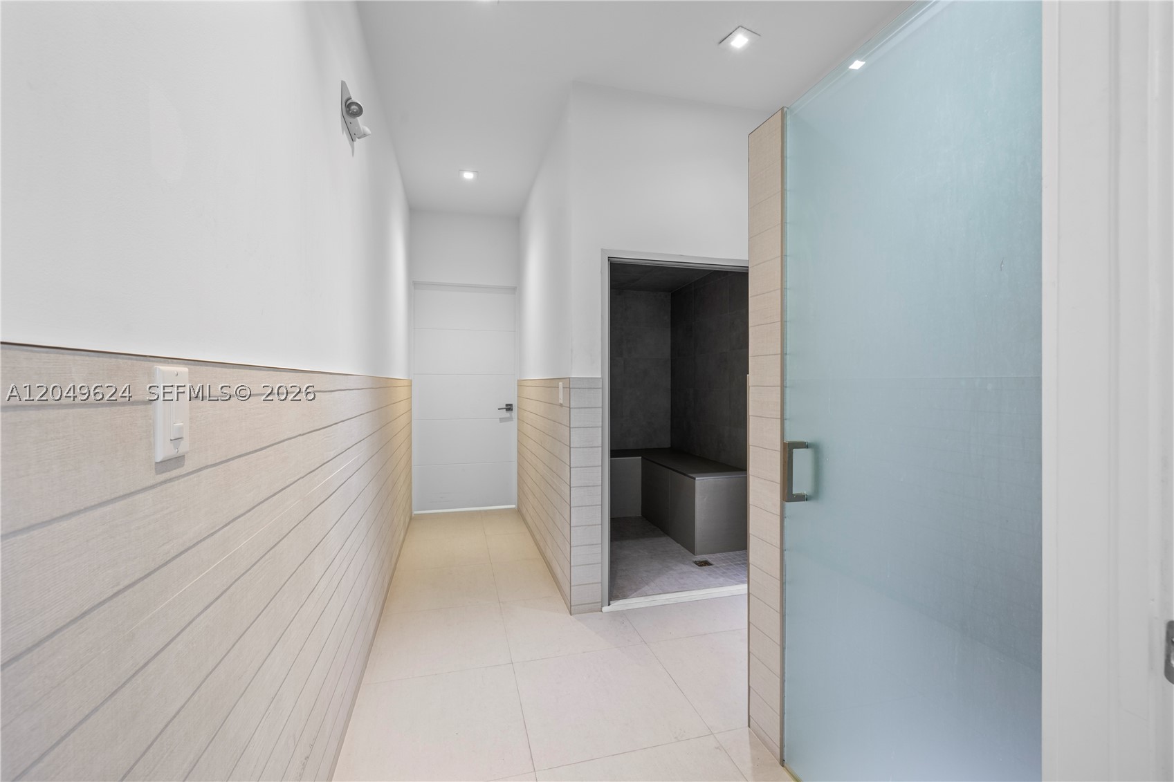 2457 Collins Ave 307 Property Photo 26