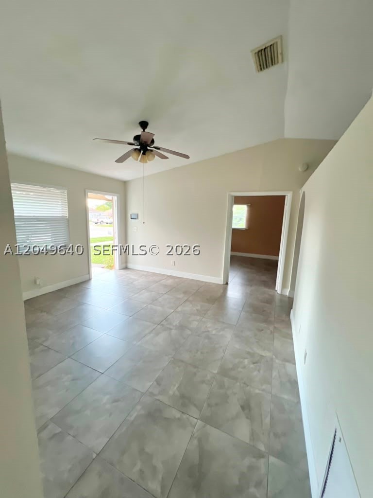 2201 Scott St B Property Photo 1