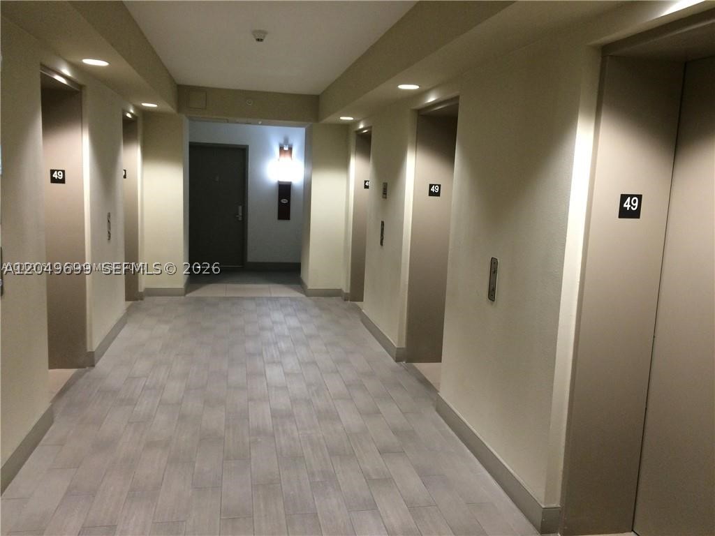 1750 N Bayshore Dr 4912 Property Photo 10
