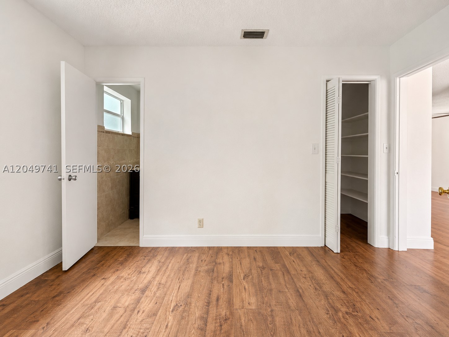 5040 Ne 14th Ter 0 Property Photo 11