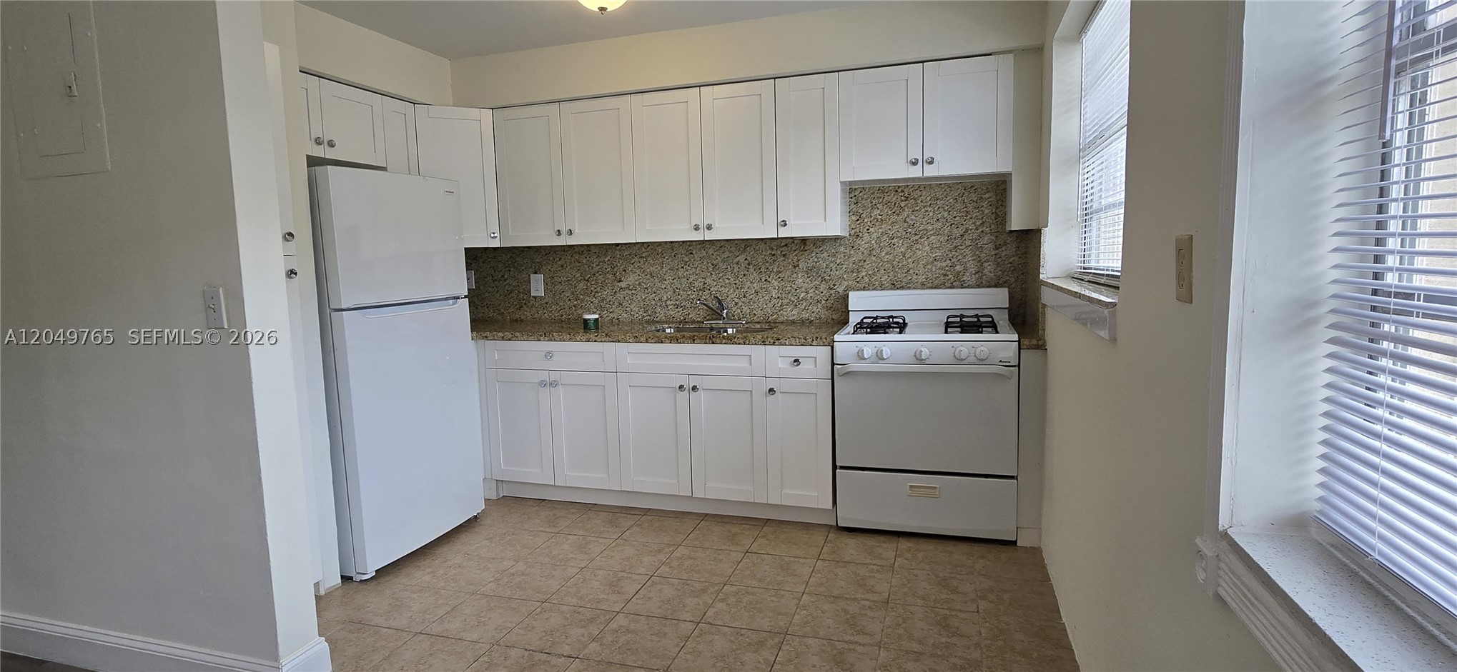 9041 Harding Ave 3 Property Photo 8