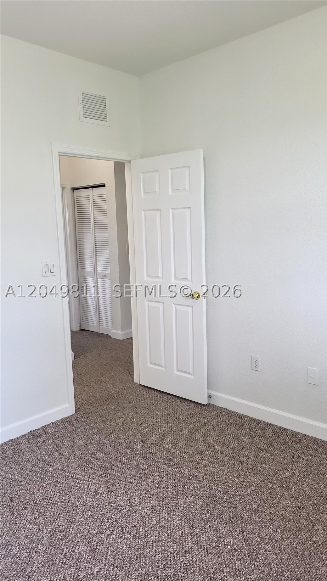 4163 Ne 11th St 0 Property Photo 12