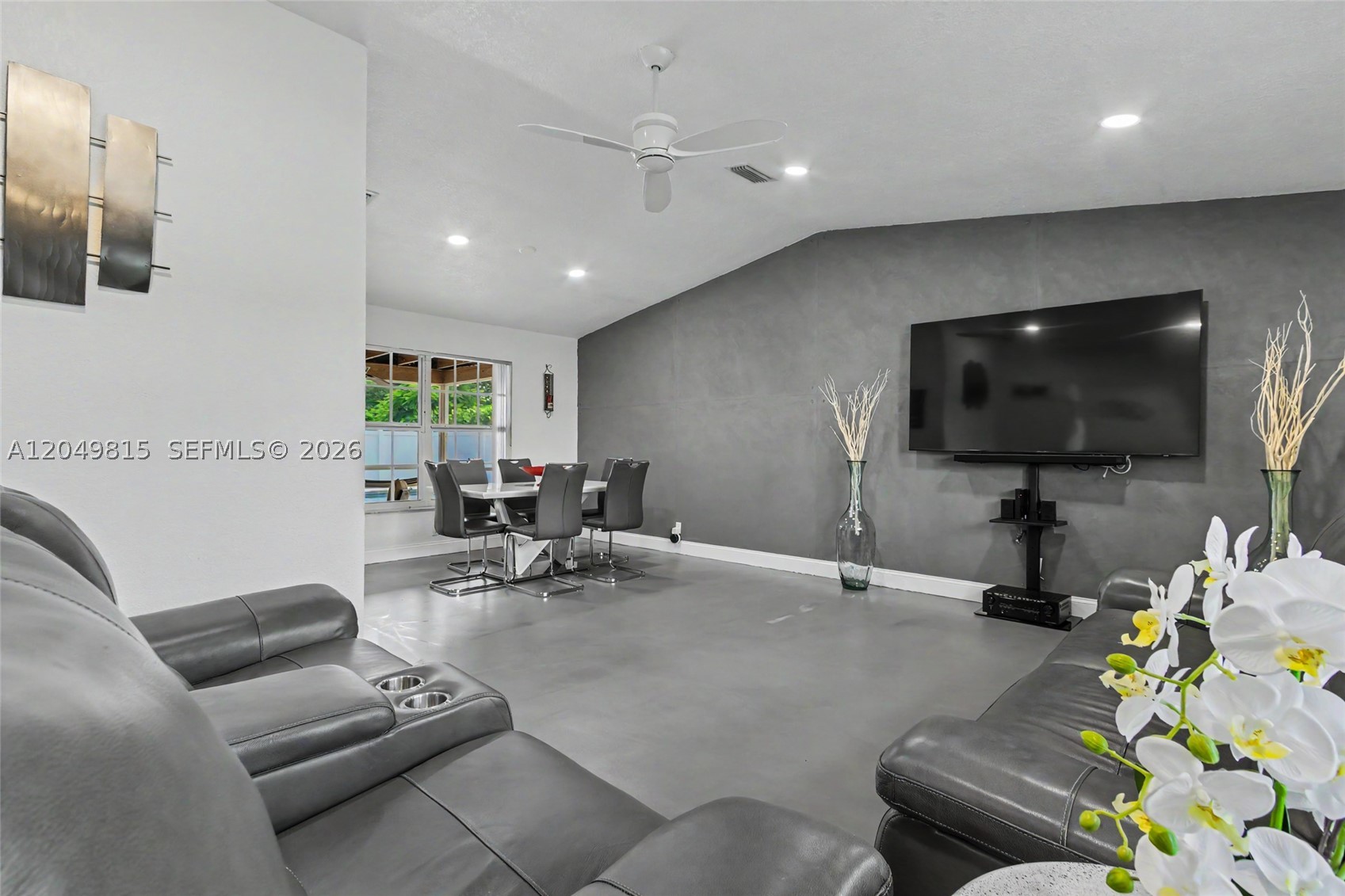 2403 Sw 12th Ct Property Photo 6