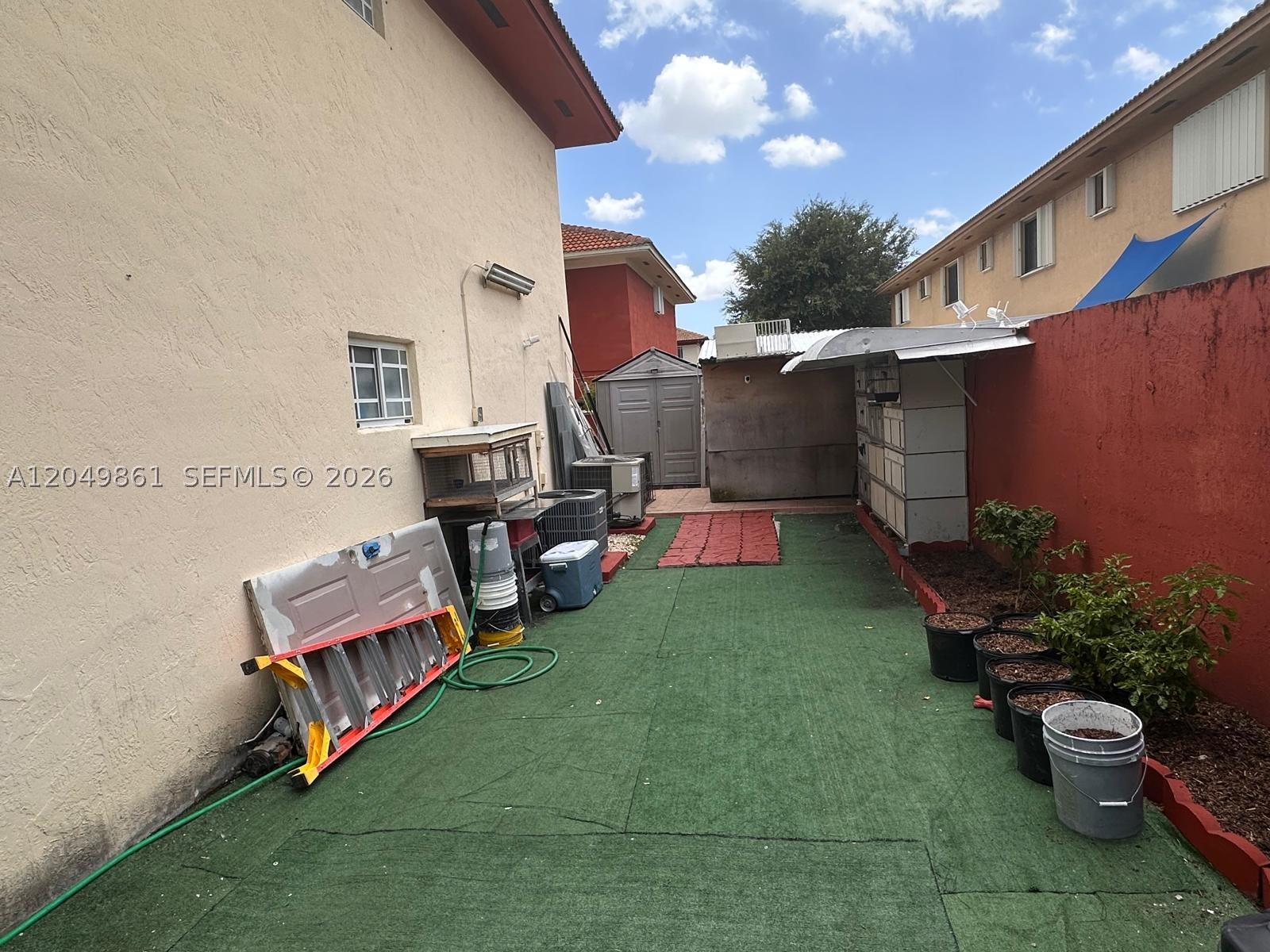 11053 W Okeechobee Rd 102 Property Photo 4