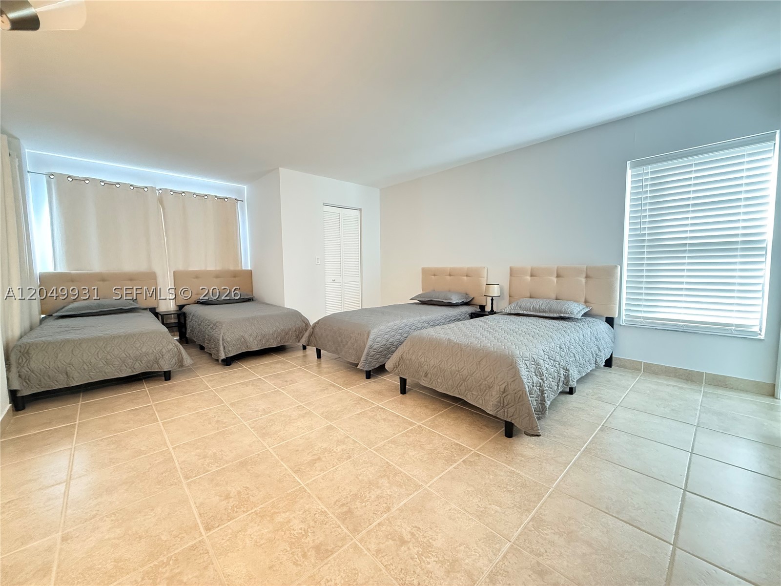 2206 S Cypress Bend Dr 508 Property Photo 8