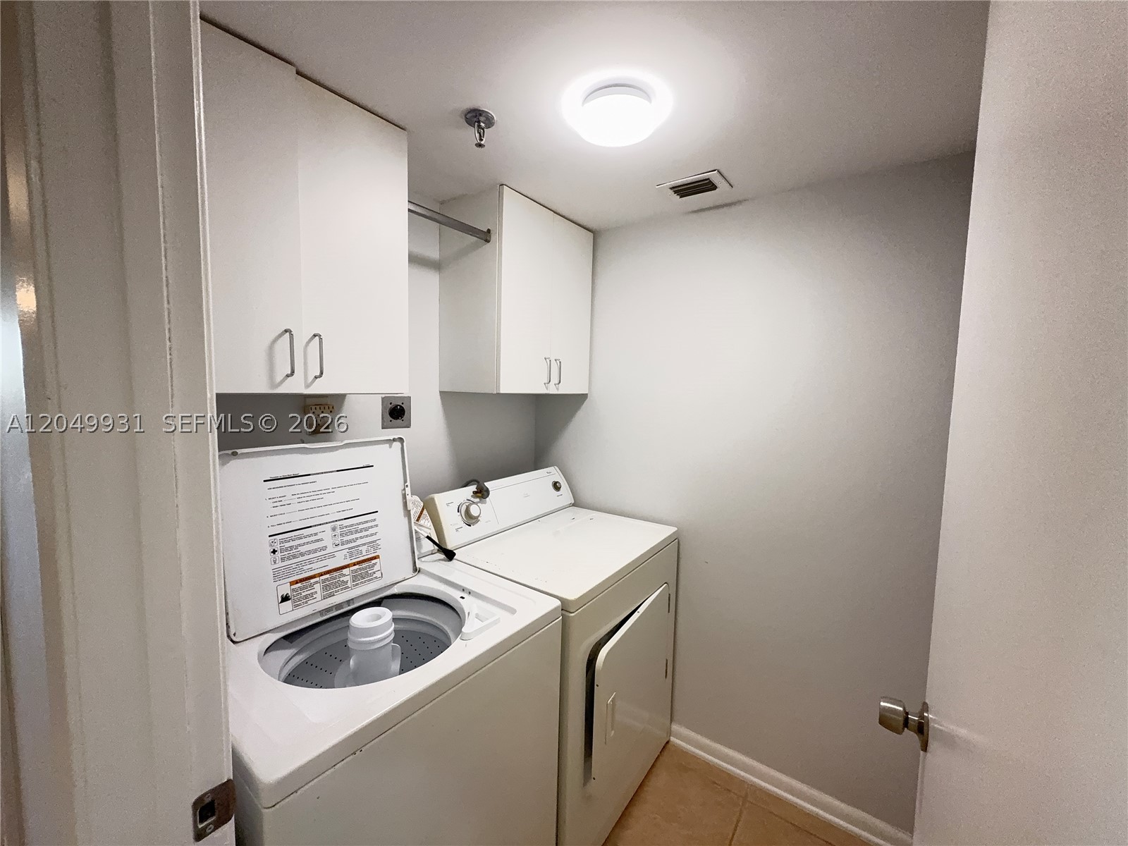 2206 S Cypress Bend Dr 508 Property Photo 17