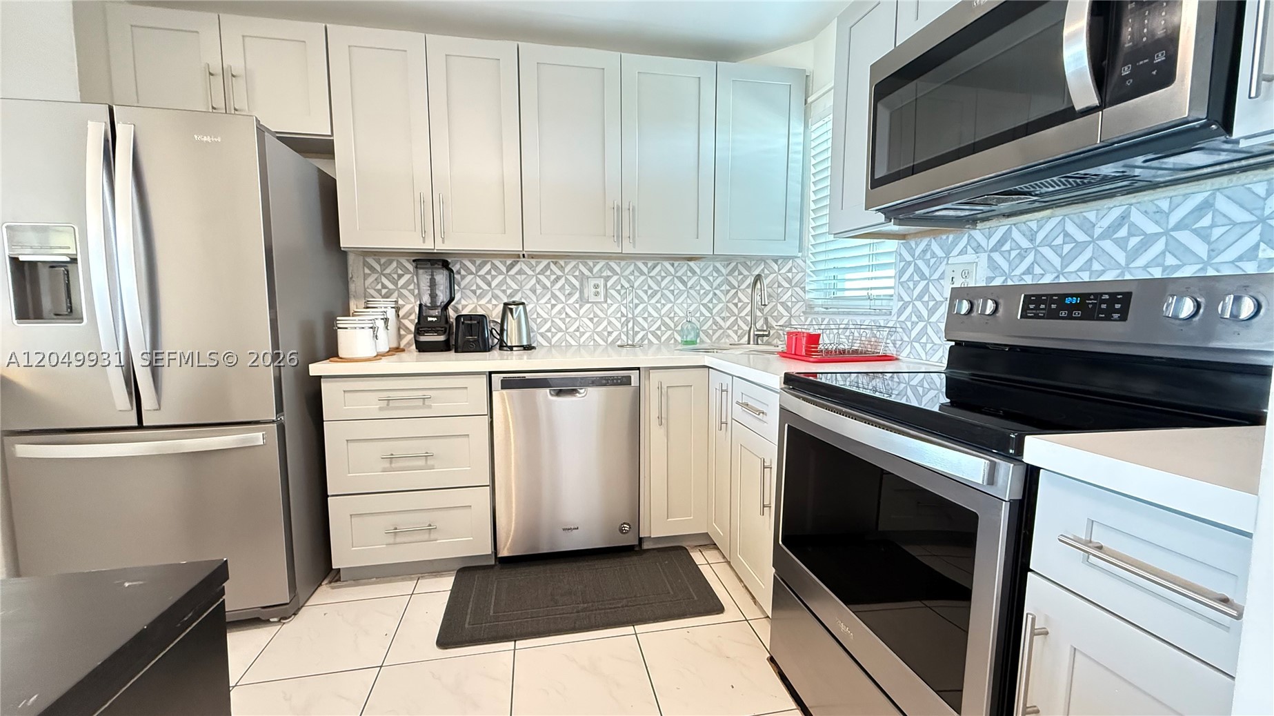 2206 S Cypress Bend Dr 508 Property Photo 18