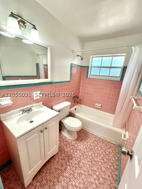 696 Ne 85th St 1 Property Photo 8