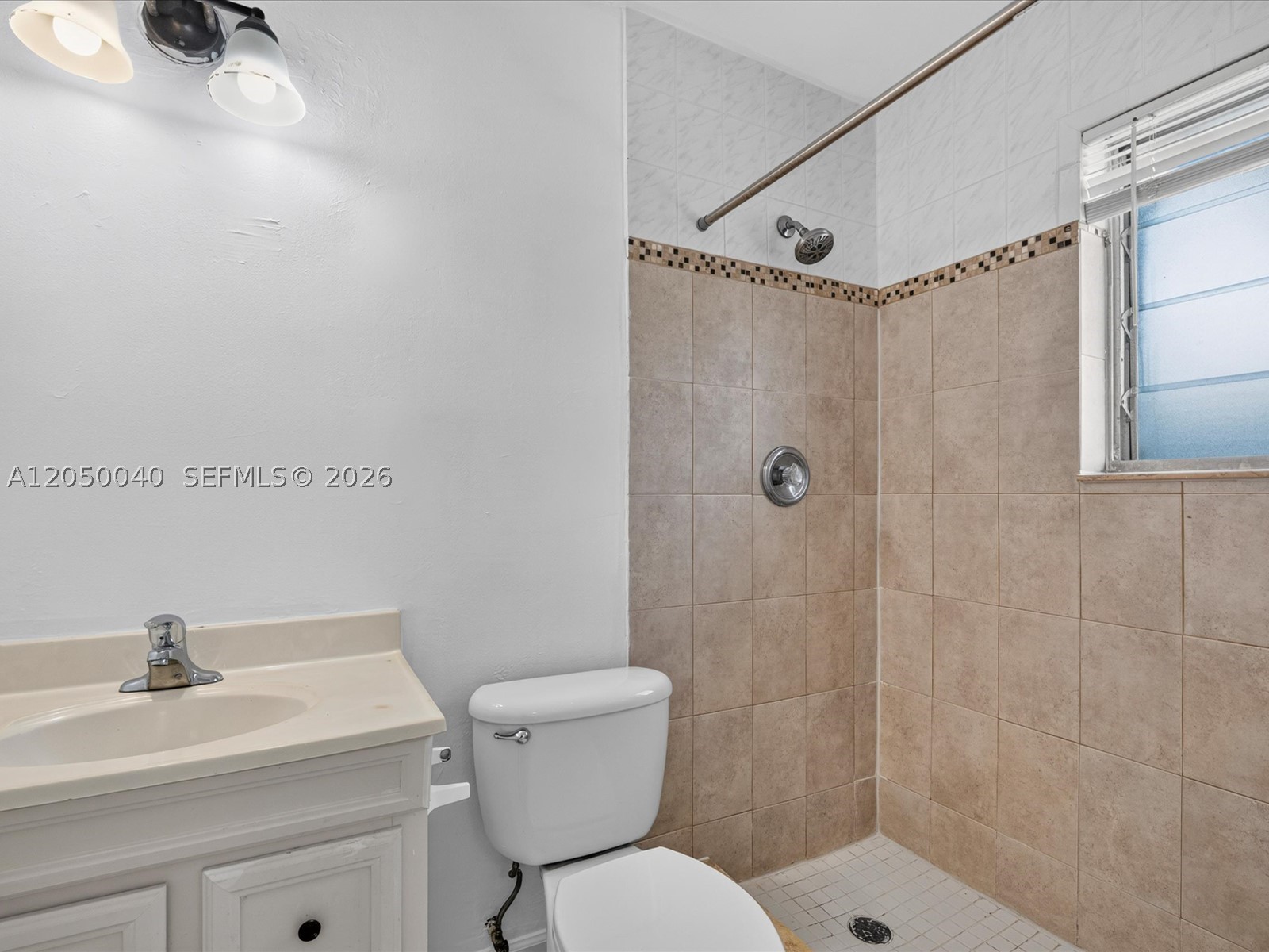 2513 Ne 33rd Ave 1-2 Property Photo 6
