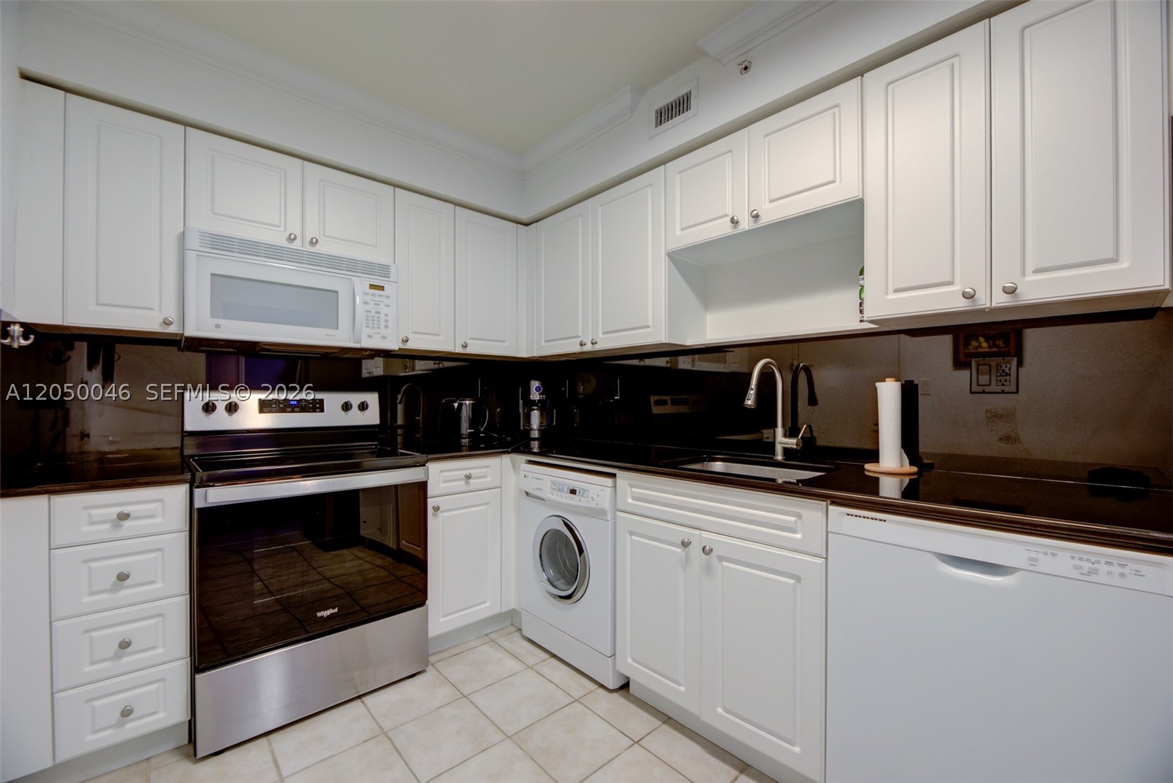 2501 S Ocean Dr 828 Property Photo 4