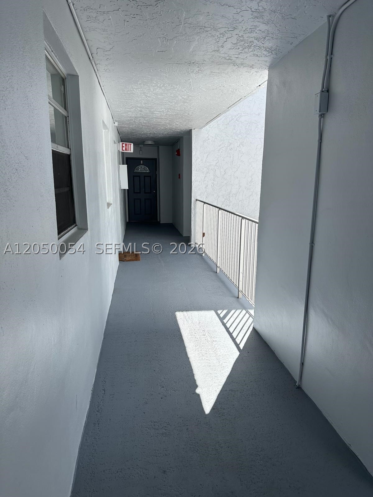 9410 Live Oak Pl 305 Property Photo 5