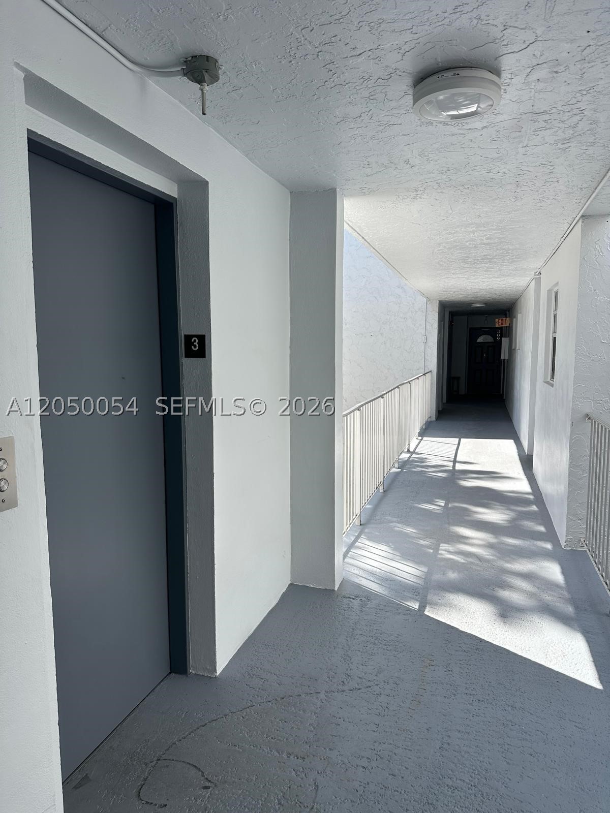 9410 Live Oak Pl 305 Property Photo 6