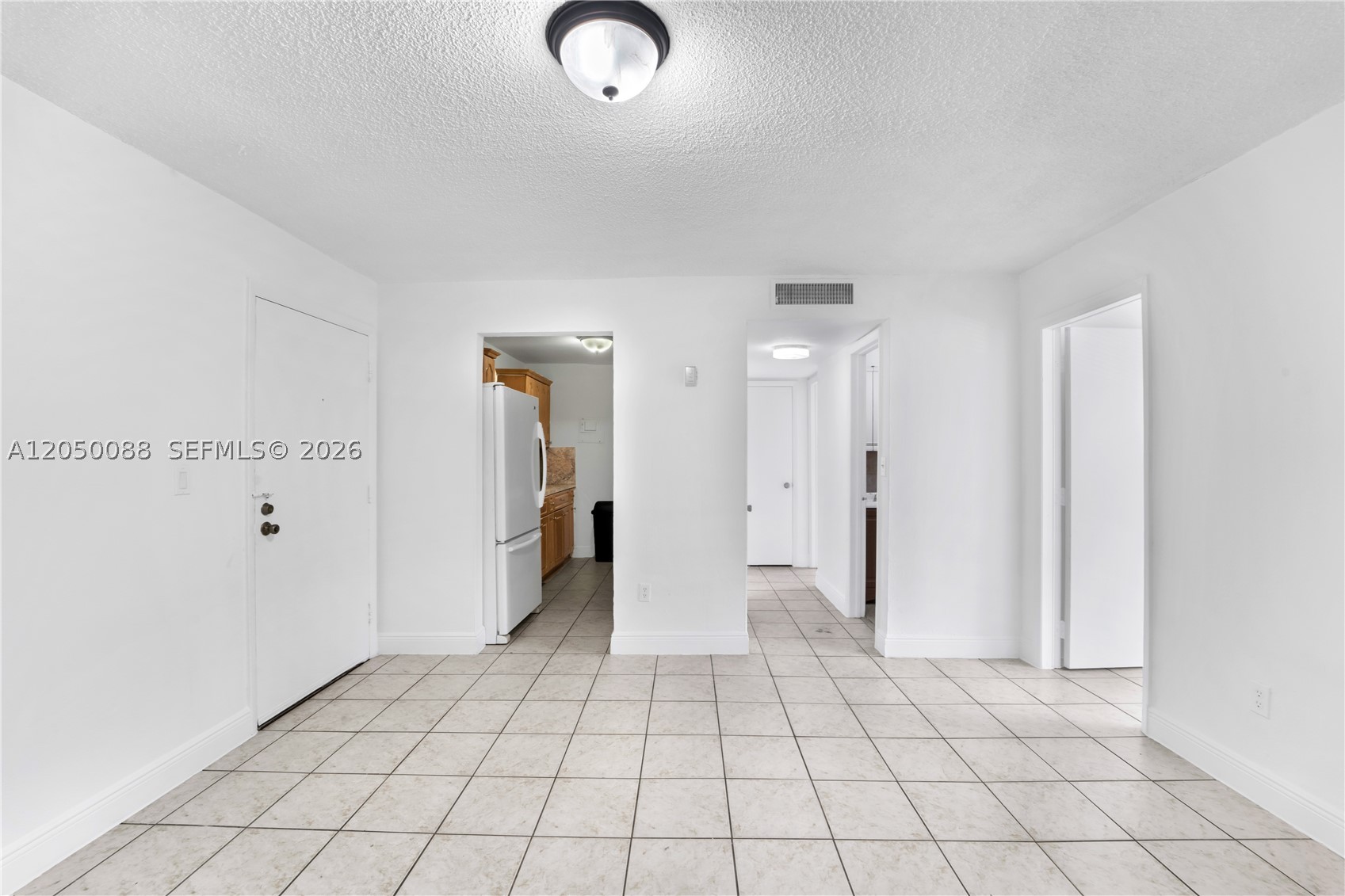1305 W 53rd St 420 Property Photo 7