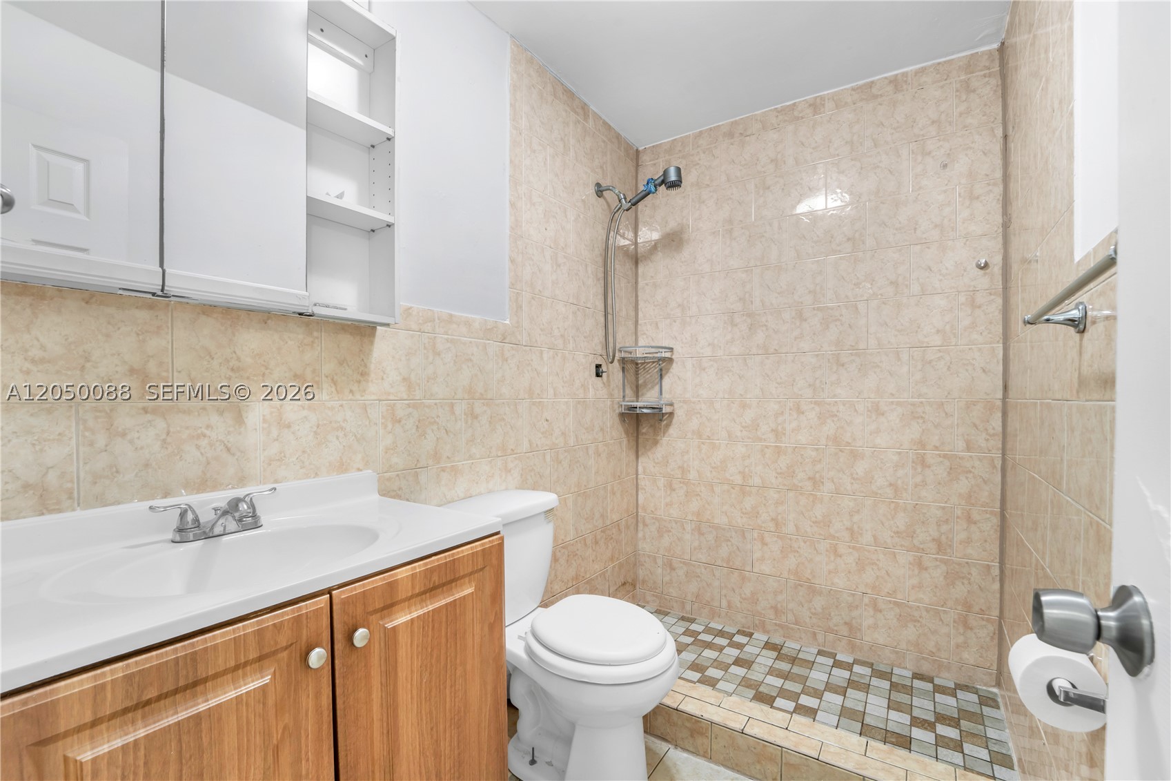 1305 W 53rd St 420 Property Photo 15