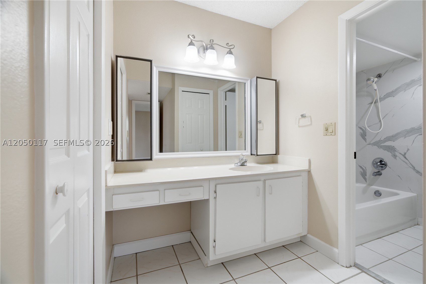 16252 Laurel Dr 201 Property Photo 23
