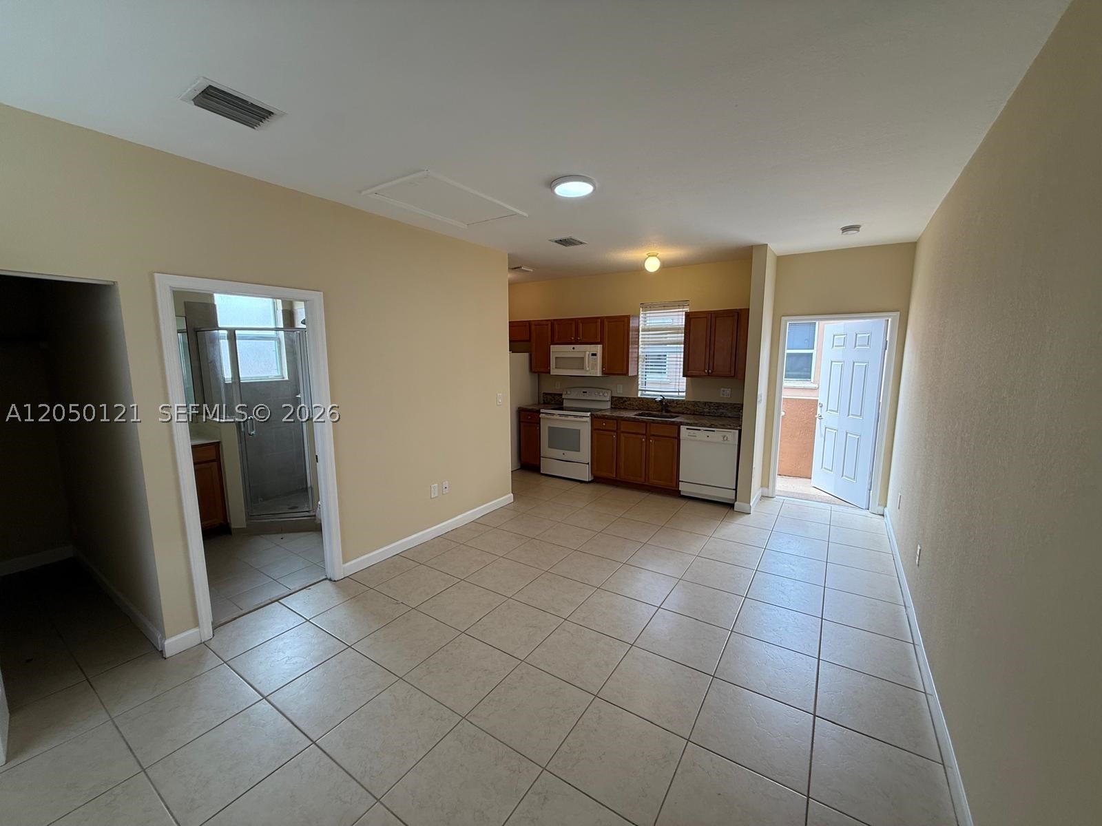 17021 SW 96th St STUDIO Property Photo 1