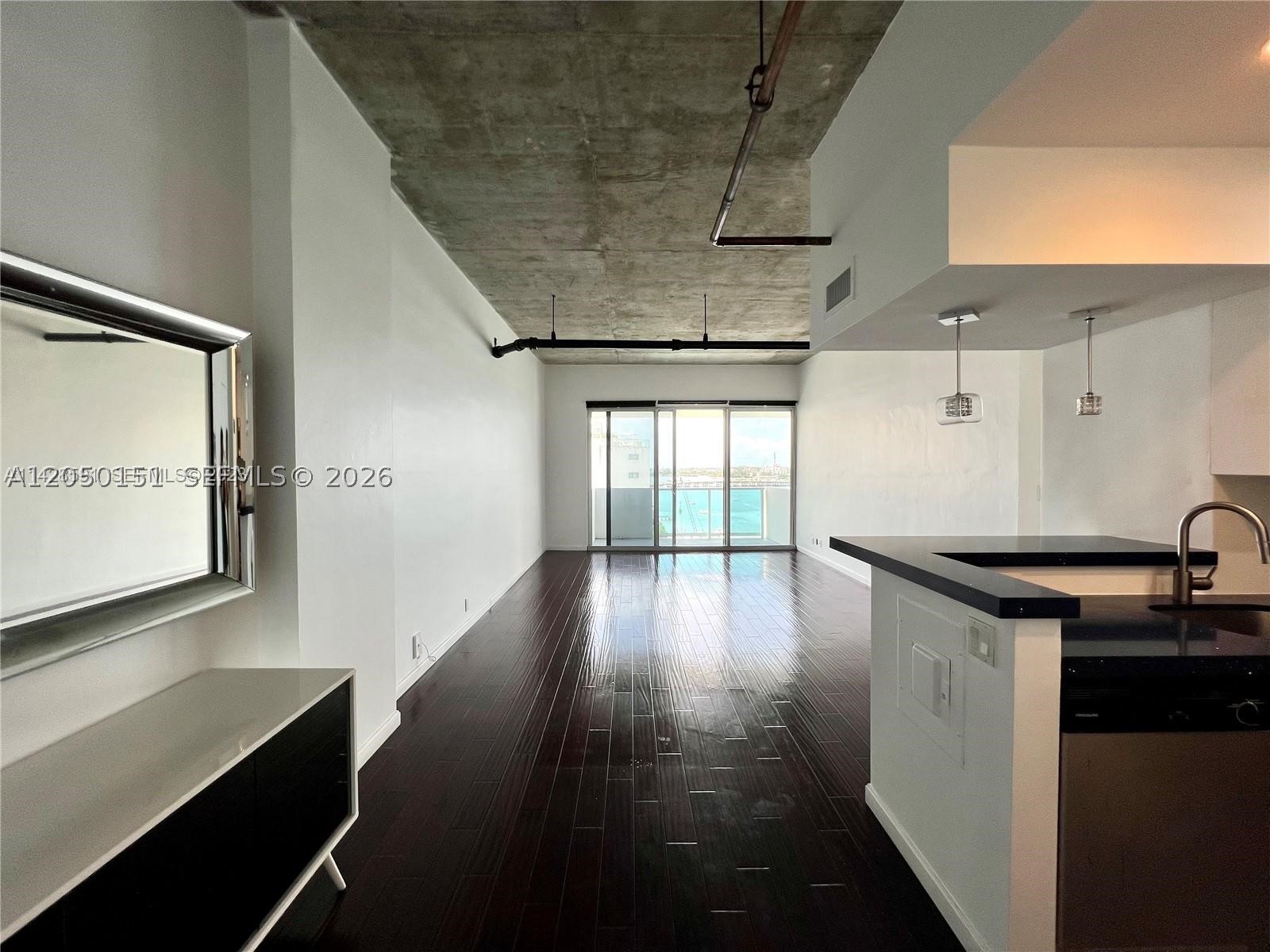 1200 West Ave Ph29 Property Photo 2